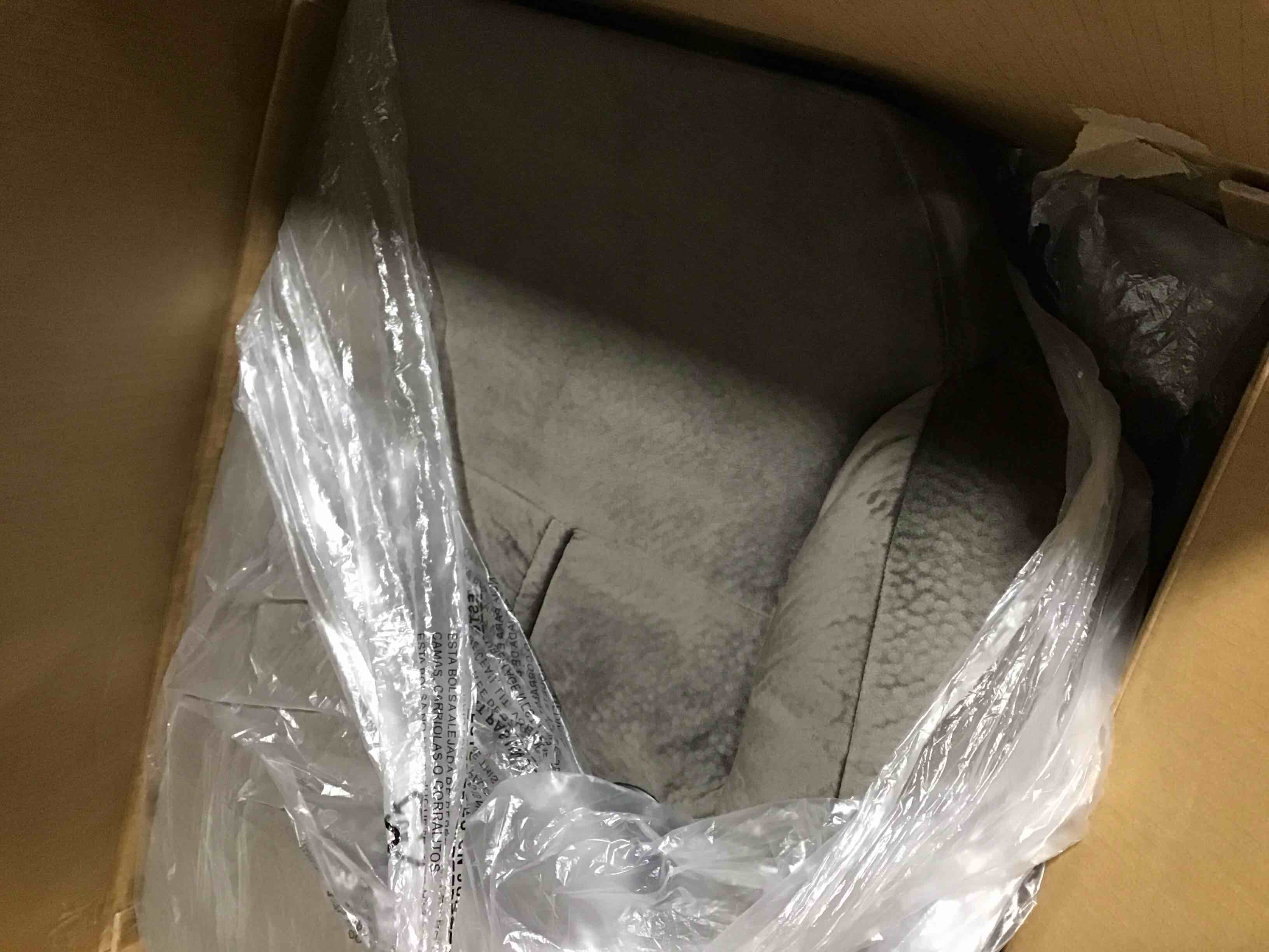 https://s3.amazonaws.com/lotting-images-prod/bidfta/BLU5607377_1702386850892.jpeg