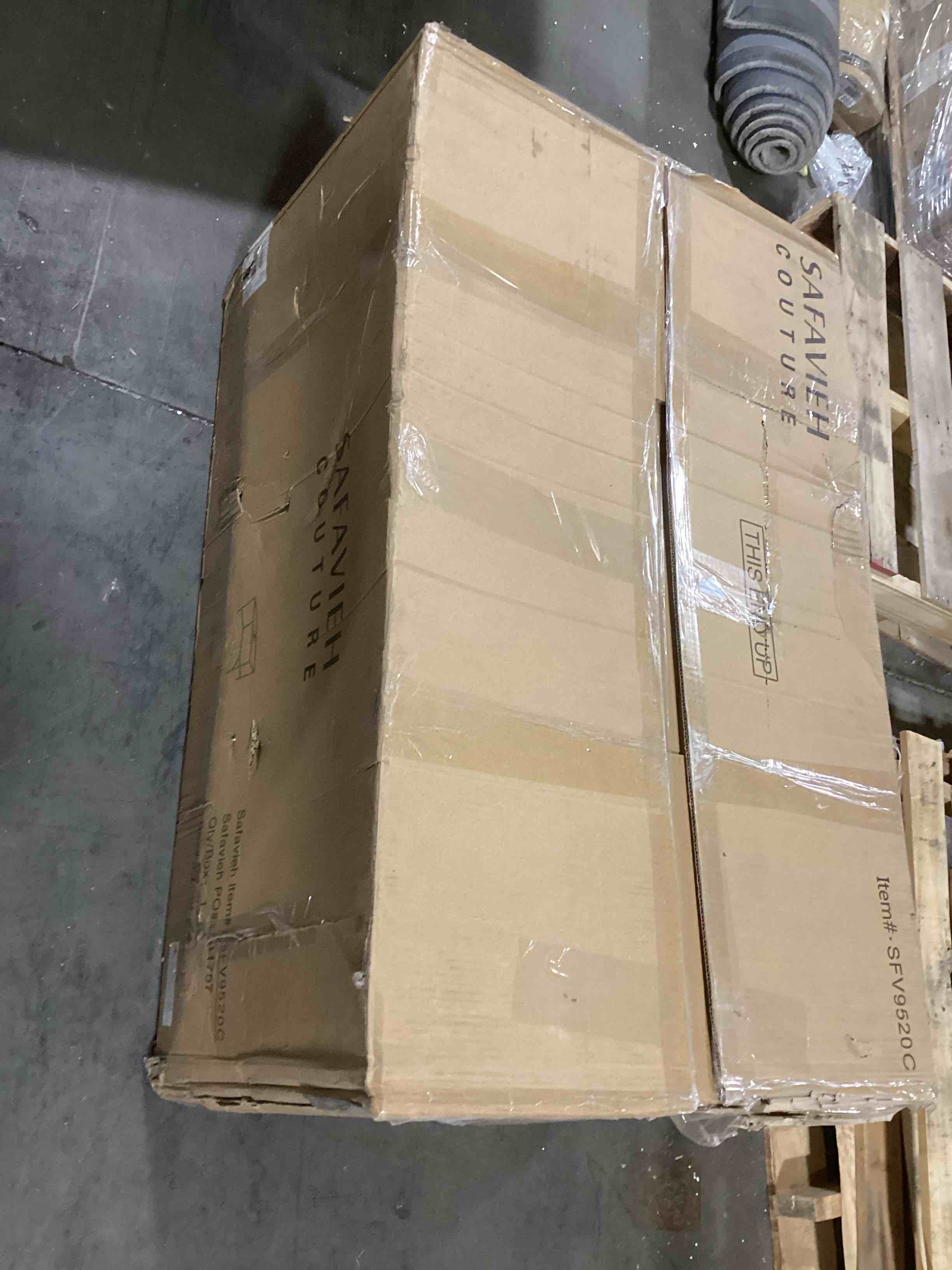 https://s3.amazonaws.com/lotting-images-prod/bidfta/BLU5608531_1701783895287.jpeg