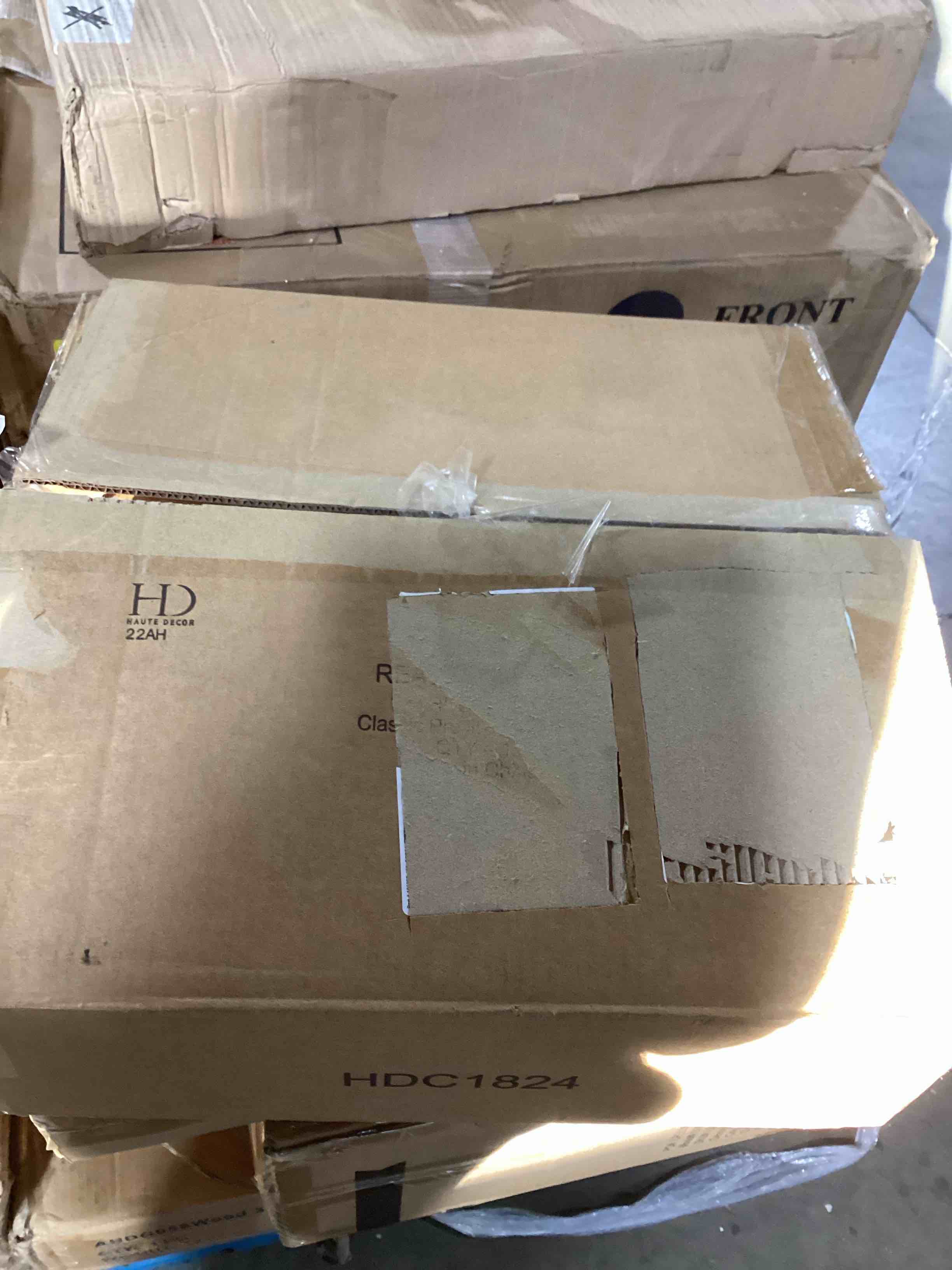 https://s3.amazonaws.com/lotting-images-prod/bidfta/BLU5608882_1701981339834.jpeg