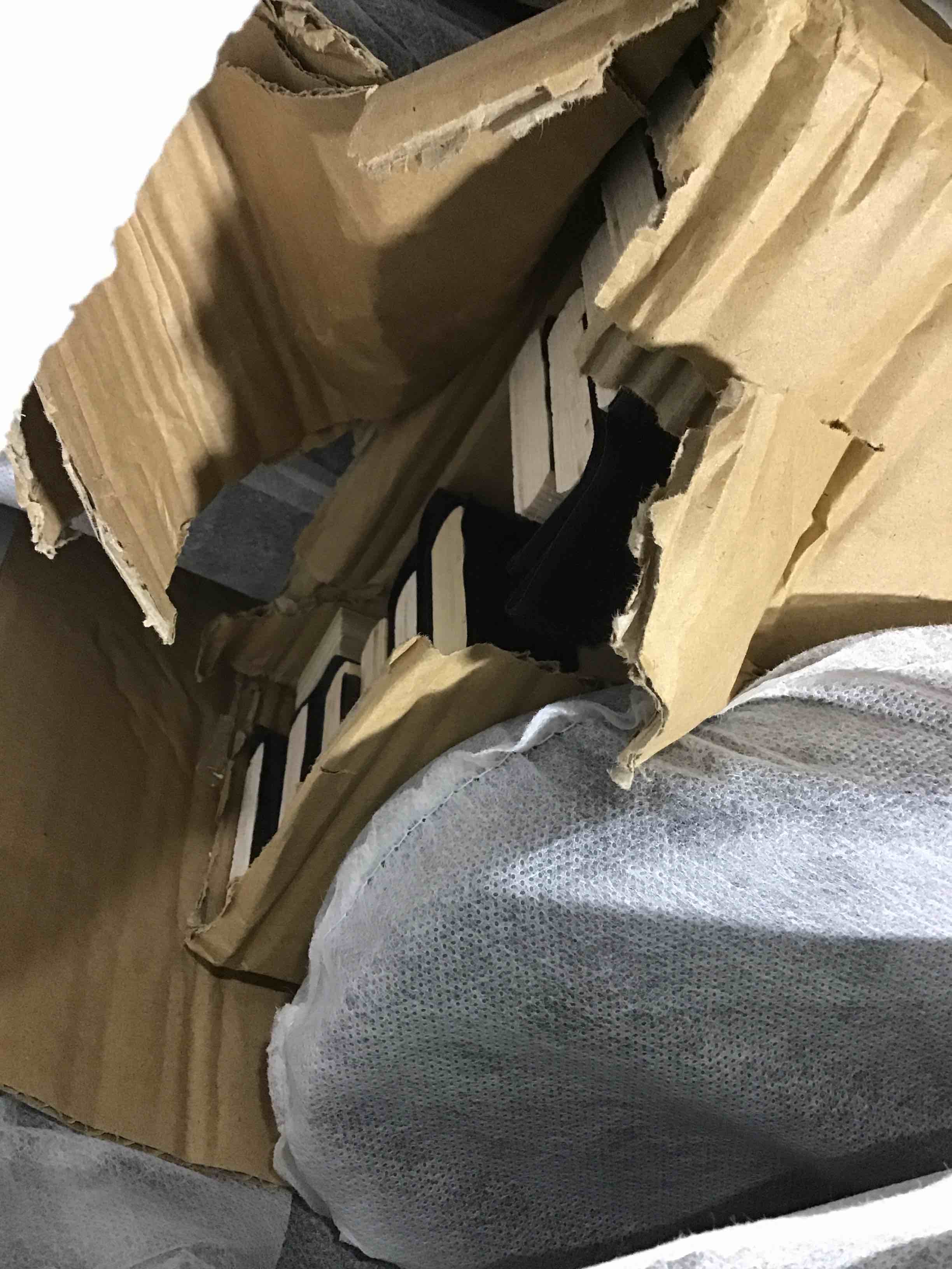 https://s3.amazonaws.com/lotting-images-prod/bidfta/BLU5610165_1702491210783.jpeg