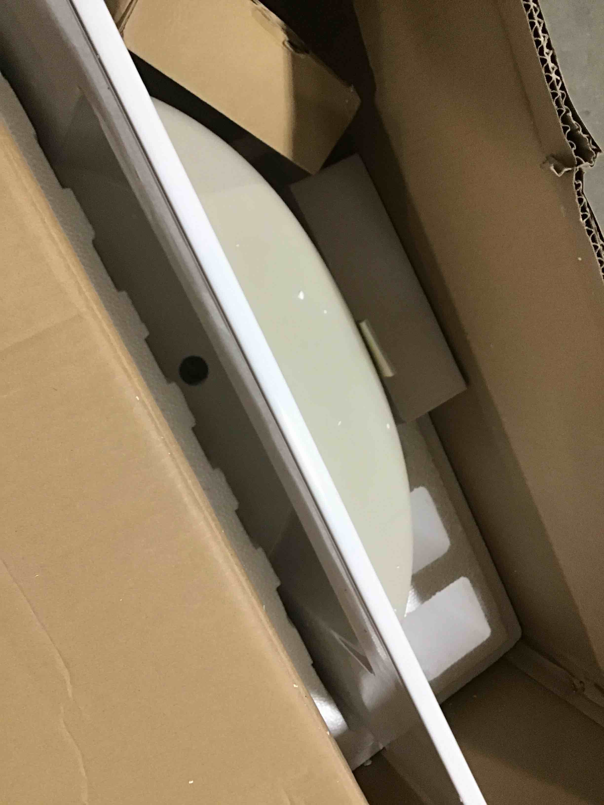 https://s3.amazonaws.com/lotting-images-prod/bidfta/BLU5610219_1702571357958.jpeg