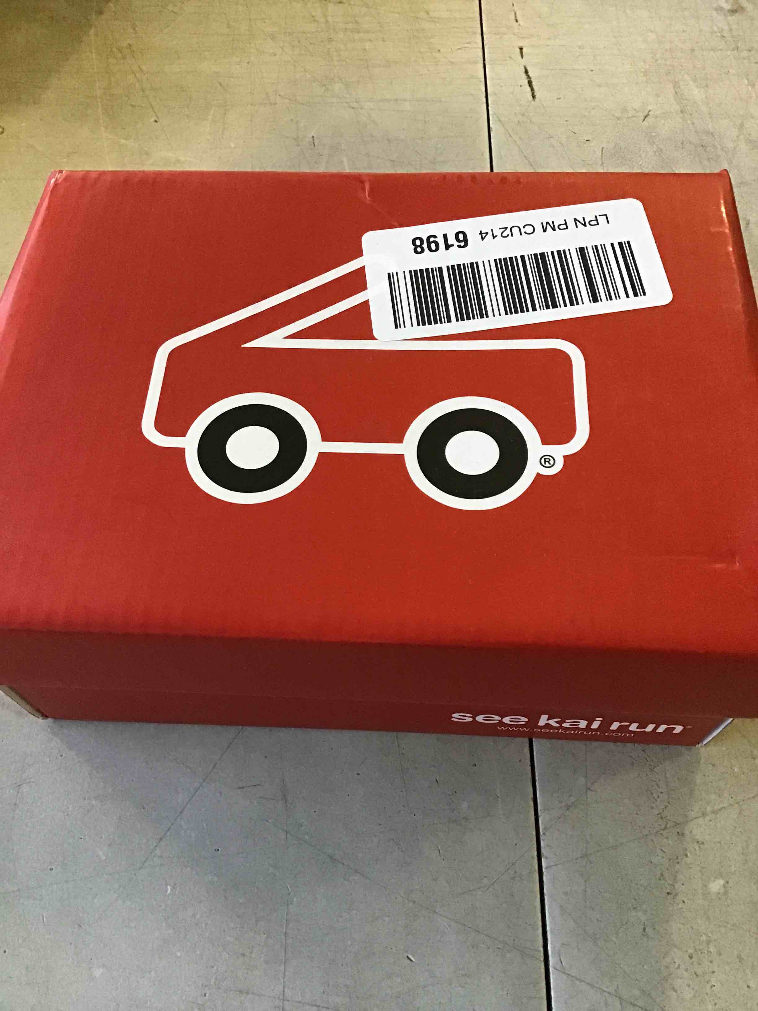 https://s3.amazonaws.com/lotting-images-prod/bidfta/BLU5613111_1696343520215.jpeg