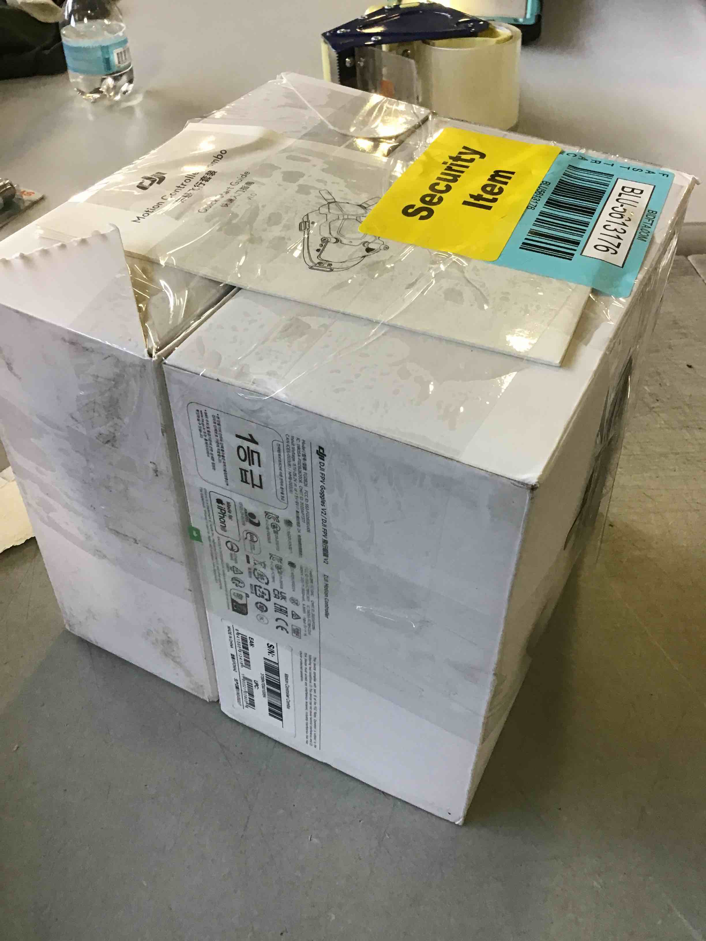 https://s3.amazonaws.com/lotting-images-prod/bidfta/BLU5613176_1696441241186.jpeg