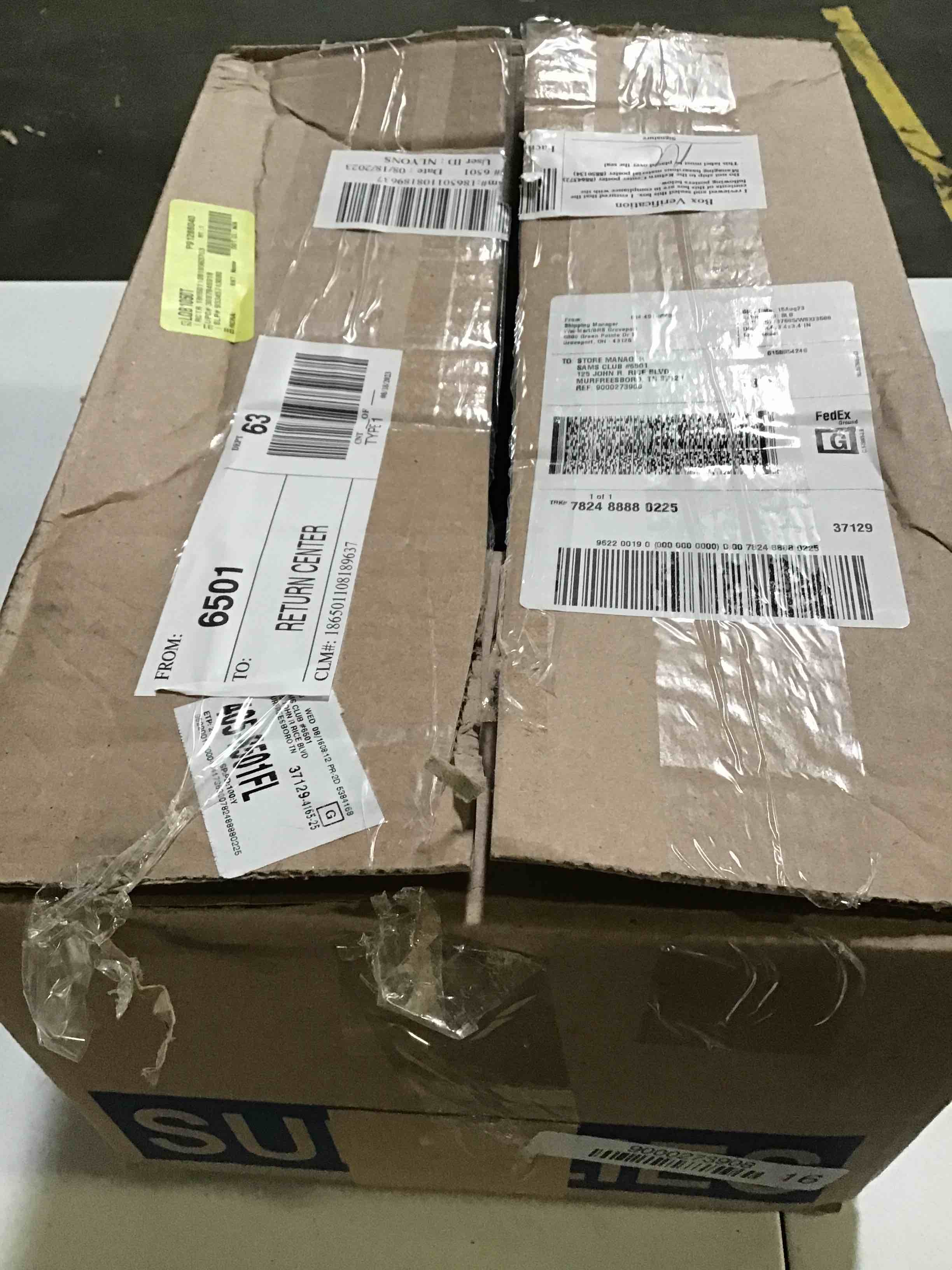https://s3.amazonaws.com/lotting-images-prod/bidfta/BLU5613801_1696950005627.jpeg