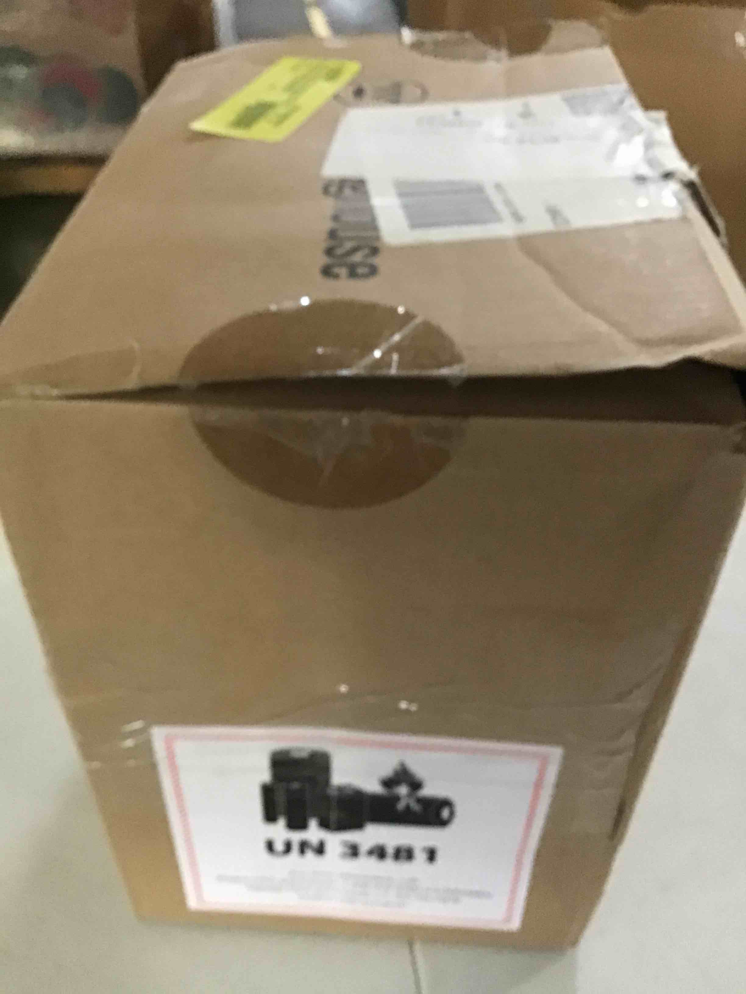 https://s3.amazonaws.com/lotting-images-prod/bidfta/BLU5613836_1696959898904.jpeg