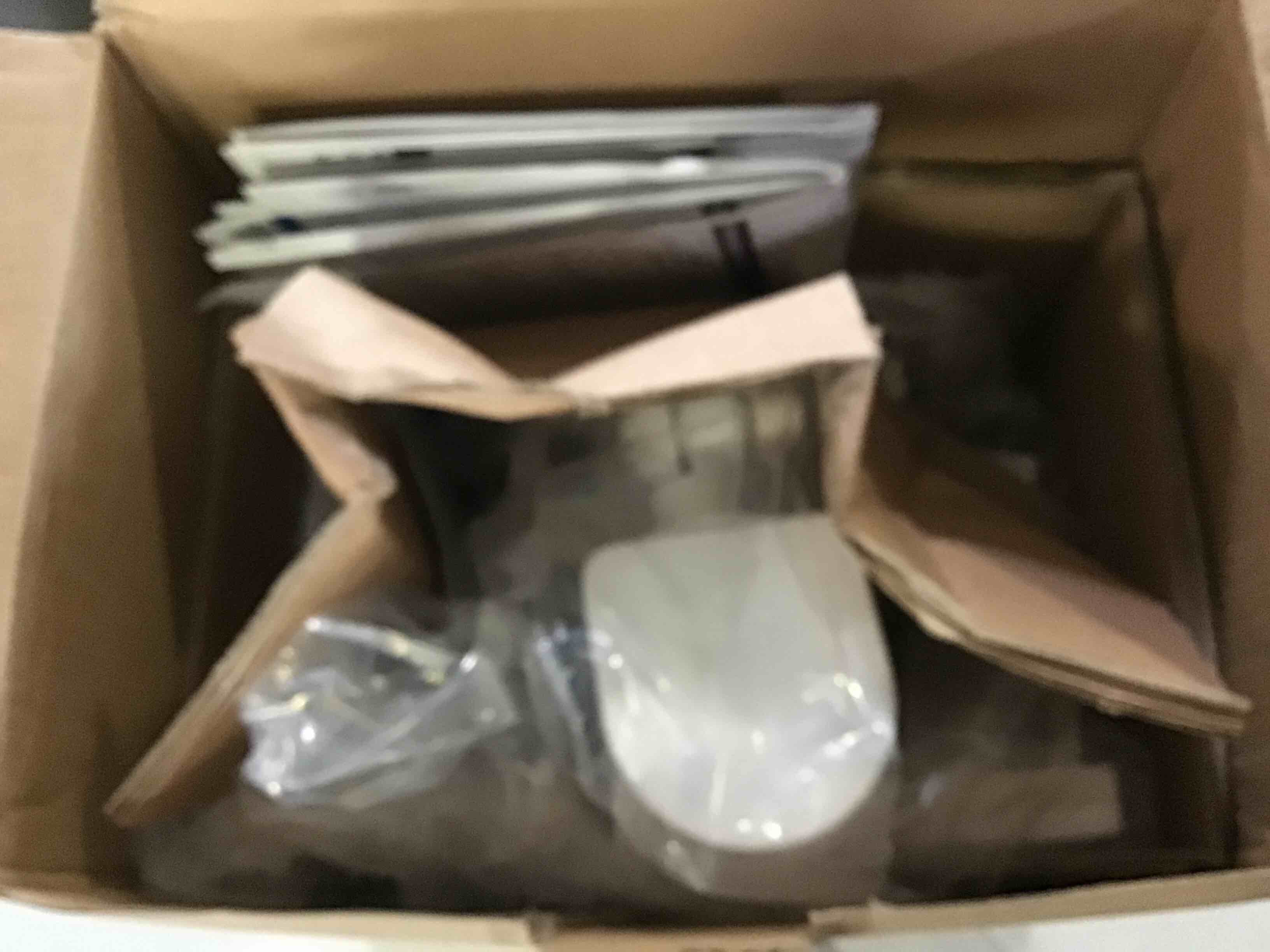 https://s3.amazonaws.com/lotting-images-prod/bidfta/BLU5613836_1696959913675.jpeg