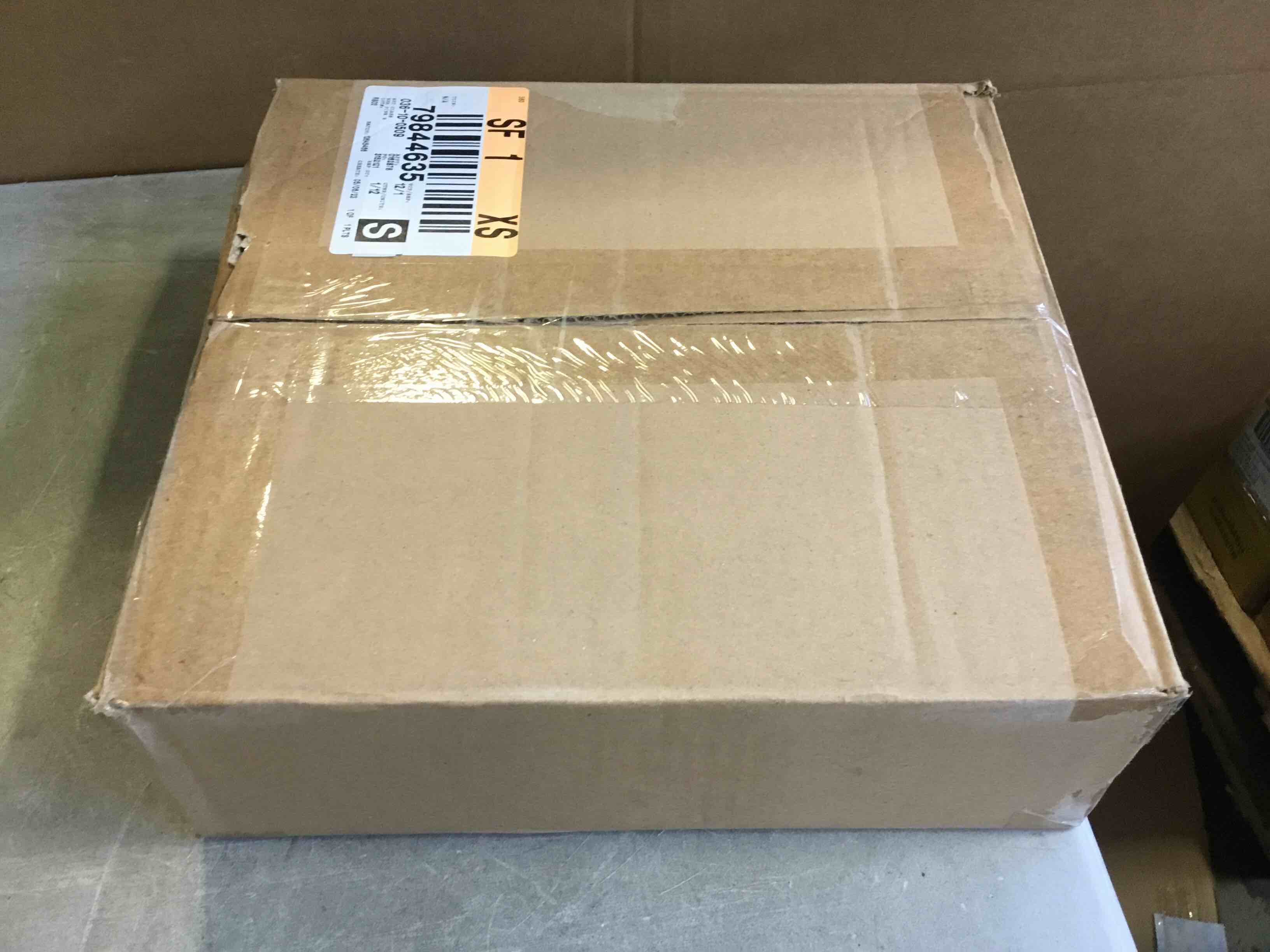 https://s3.amazonaws.com/lotting-images-prod/bidfta/BLU5616467_1695739624757.jpeg