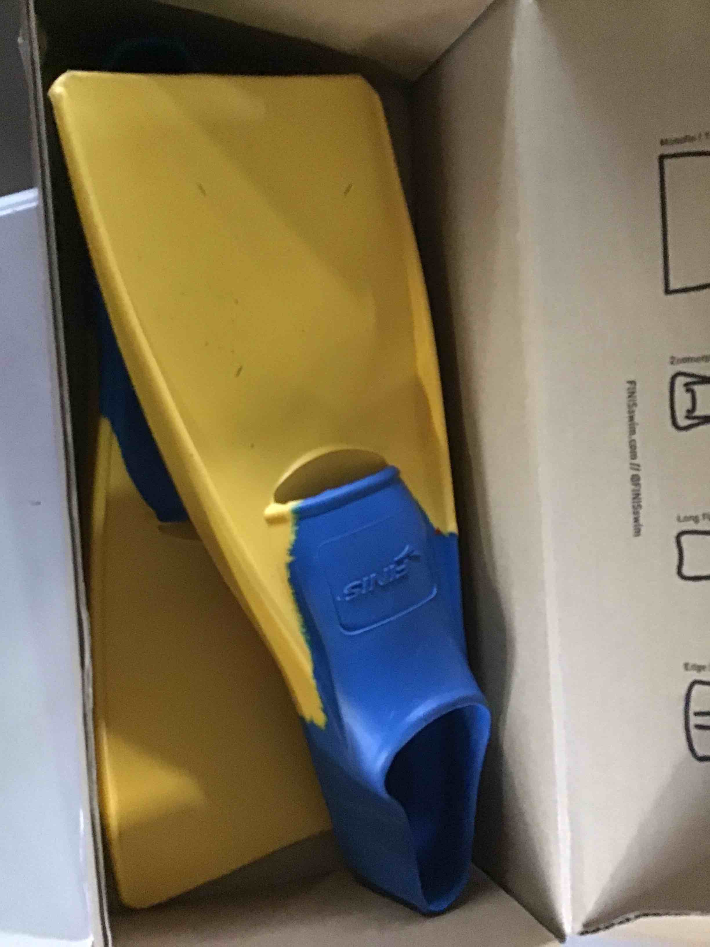 https://s3.amazonaws.com/lotting-images-prod/bidfta/BLU5616859_1695991029396.jpeg