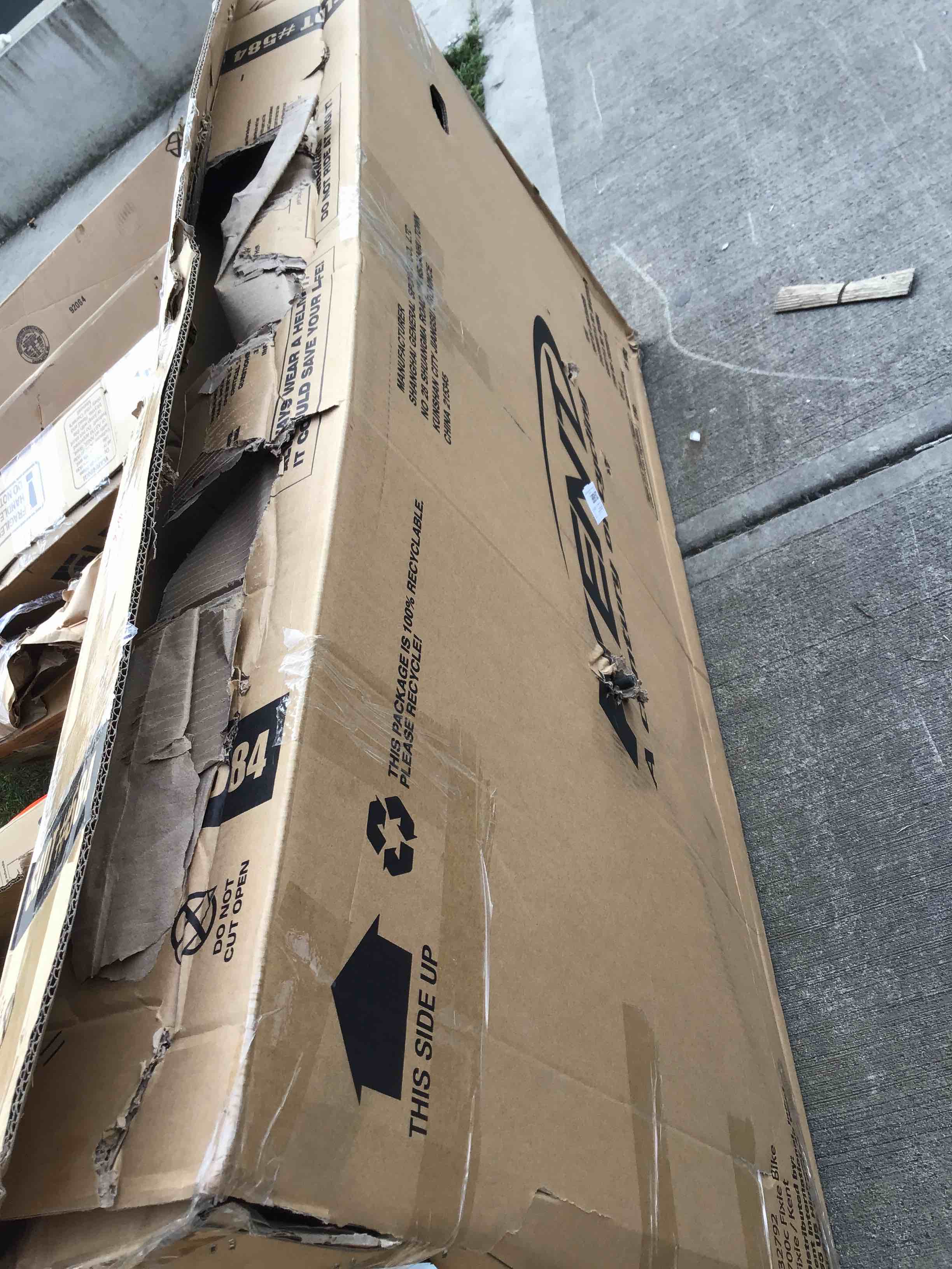 https://s3.amazonaws.com/lotting-images-prod/bidfta/BLU5617439_1696512760069.jpeg