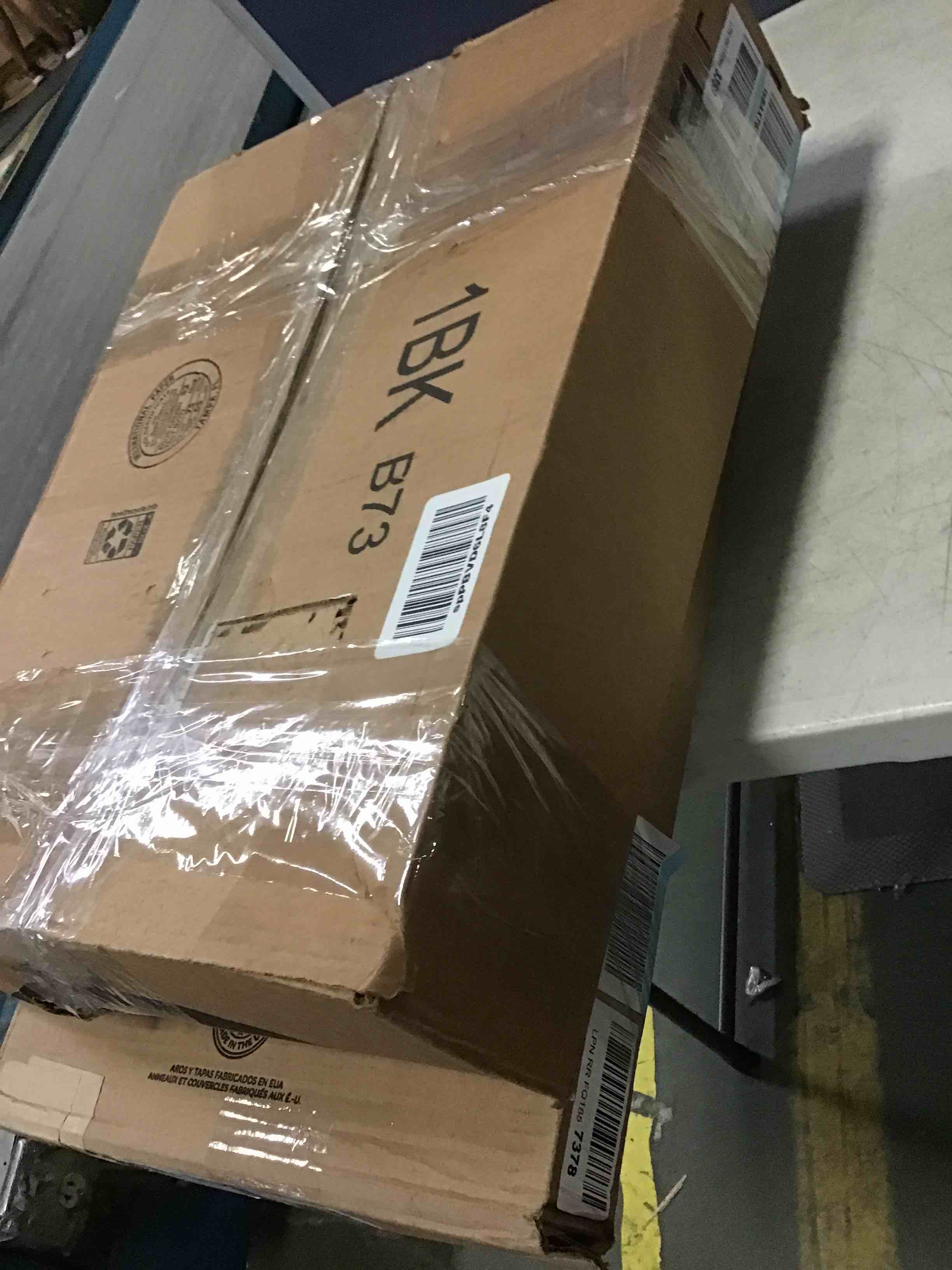https://s3.amazonaws.com/lotting-images-prod/bidfta/BLU5617973_1695835452352.jpeg