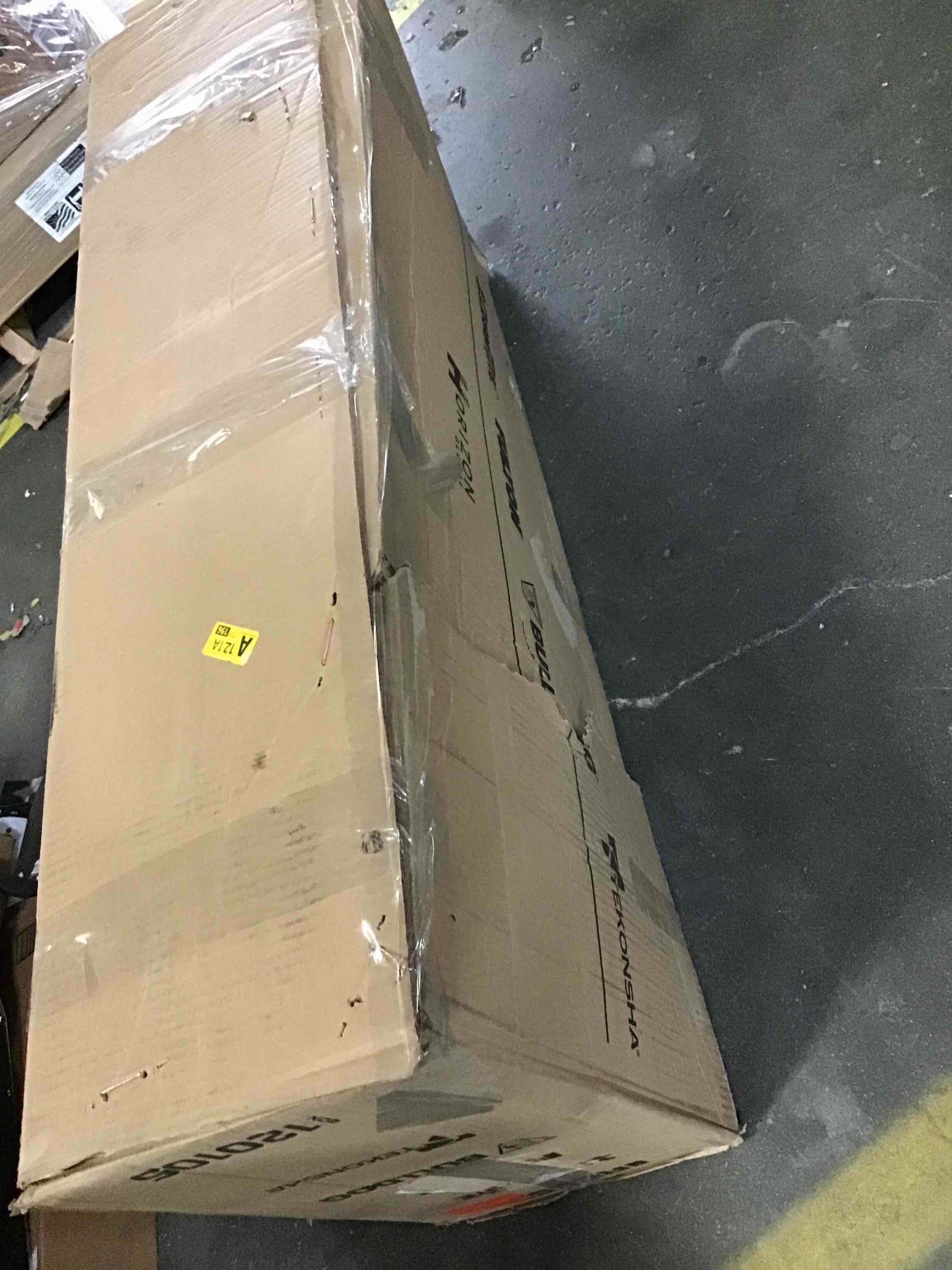https://s3.amazonaws.com/lotting-images-prod/bidfta/BLU5618436_1696013672276.jpeg