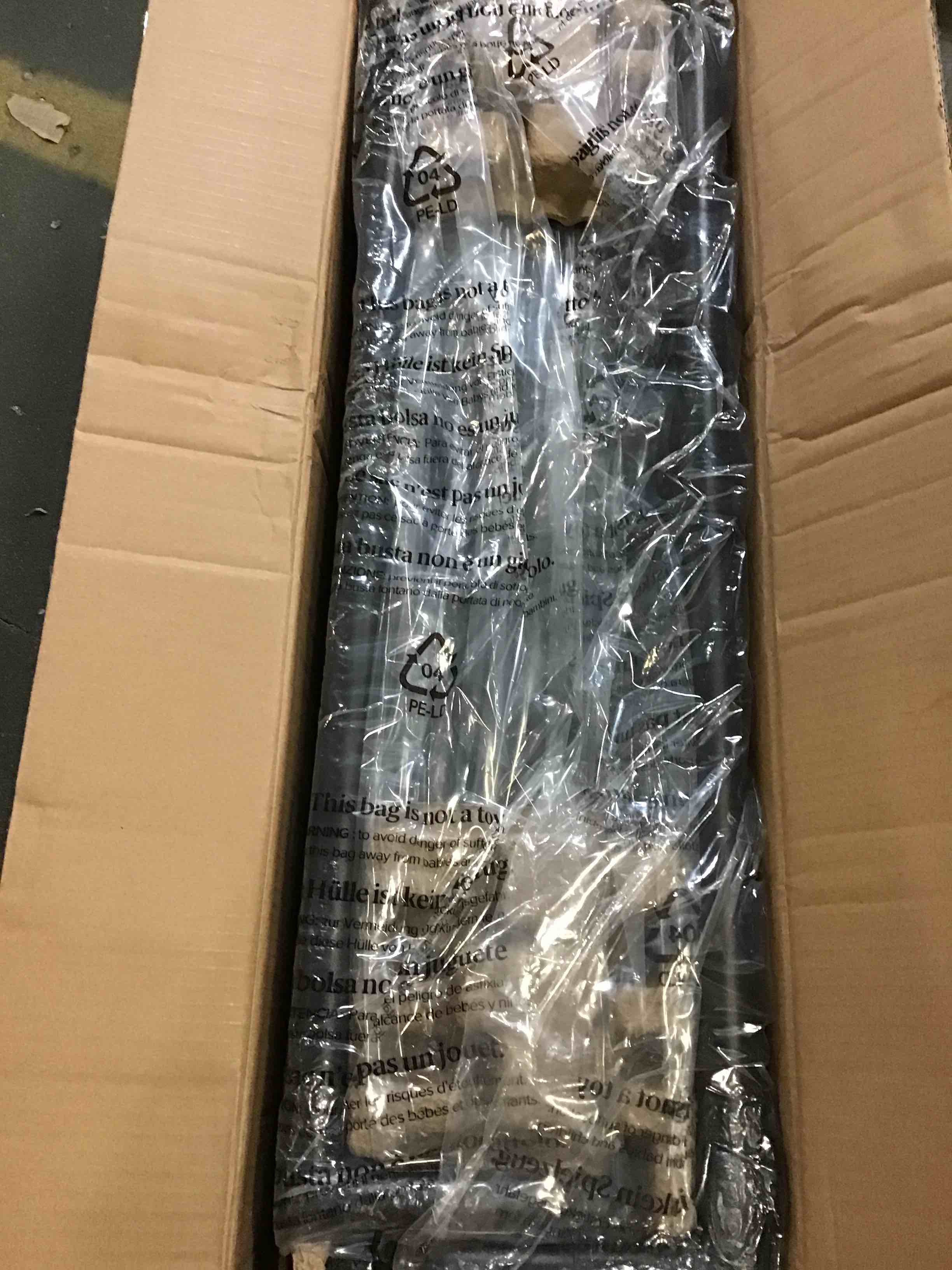 https://s3.amazonaws.com/lotting-images-prod/bidfta/BLU5618453_1696017222001.jpeg