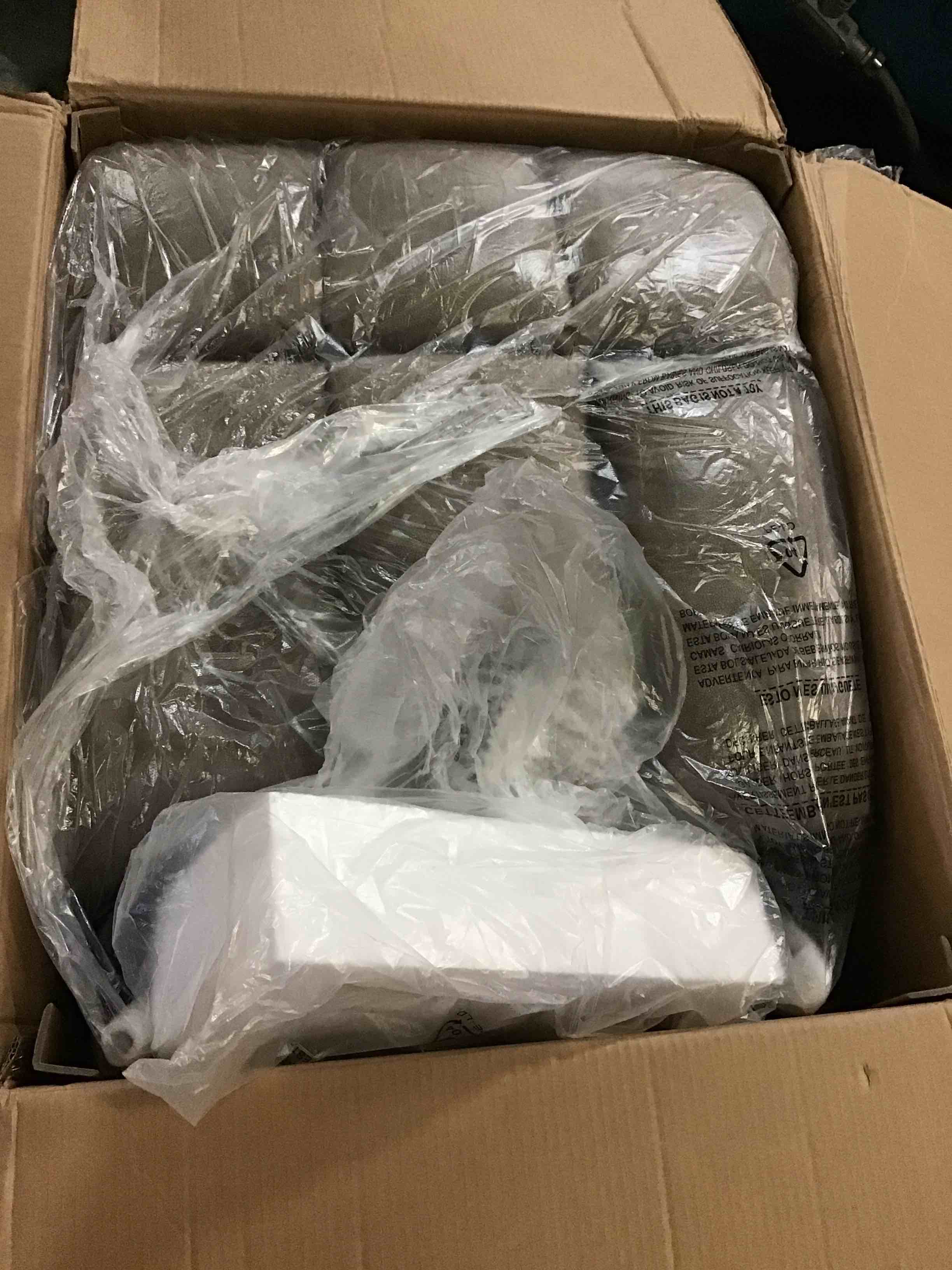 https://s3.amazonaws.com/lotting-images-prod/bidfta/BLU5618623_1696272112314.jpeg