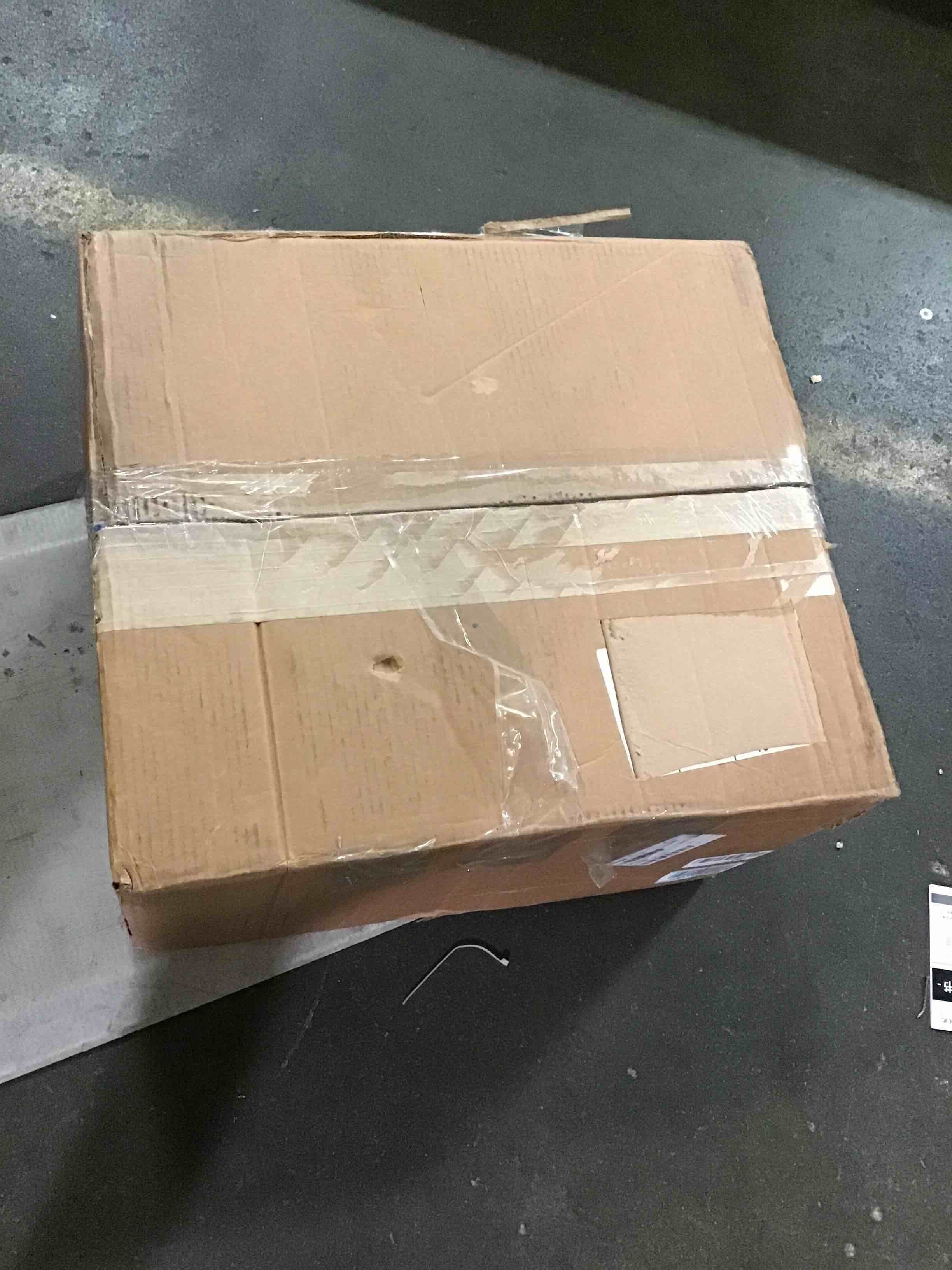 https://s3.amazonaws.com/lotting-images-prod/bidfta/BLU5619029_1696443407089.jpeg
