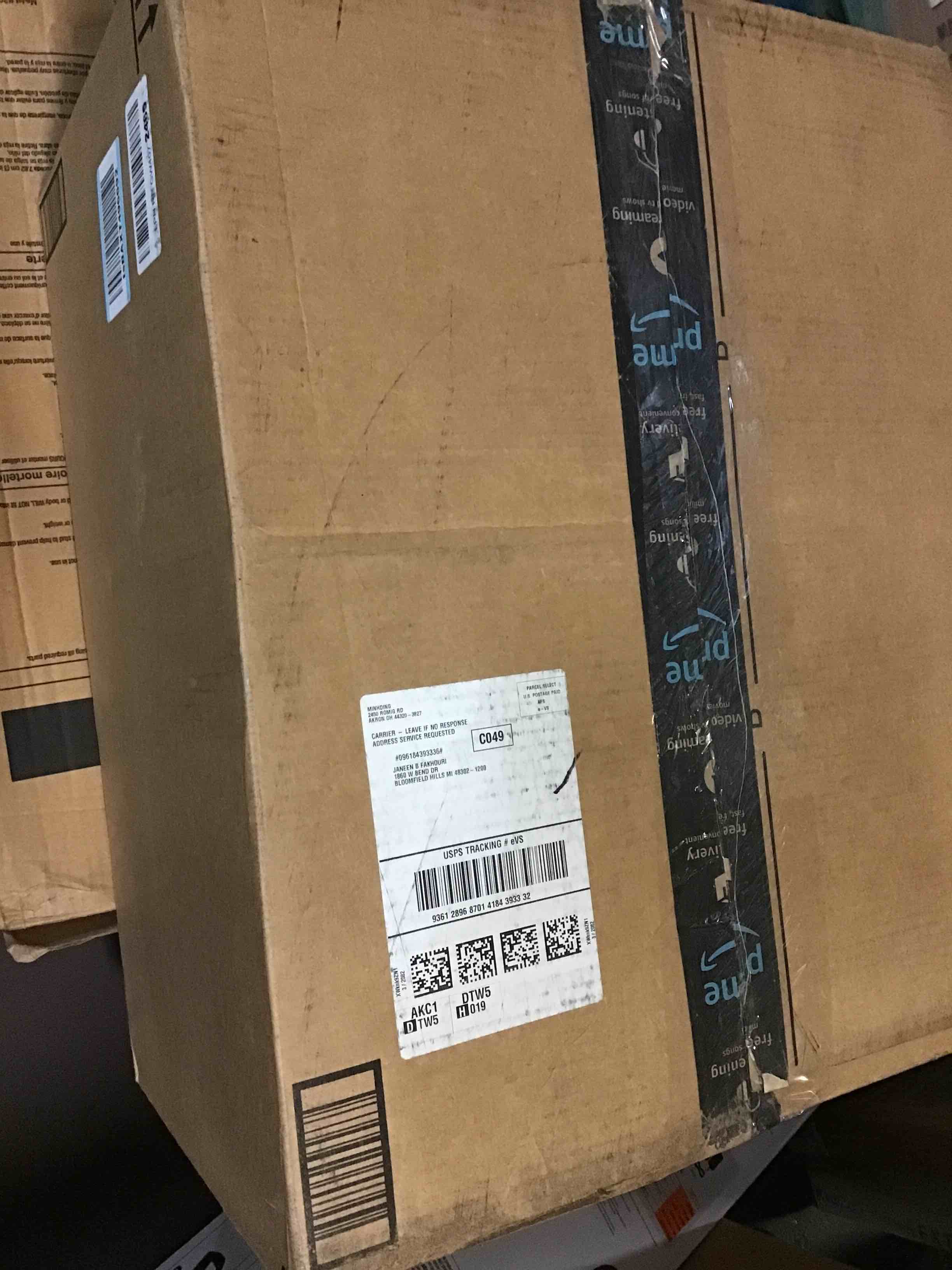 https://s3.amazonaws.com/lotting-images-prod/bidfta/BLU5619307_1696595603124.jpeg