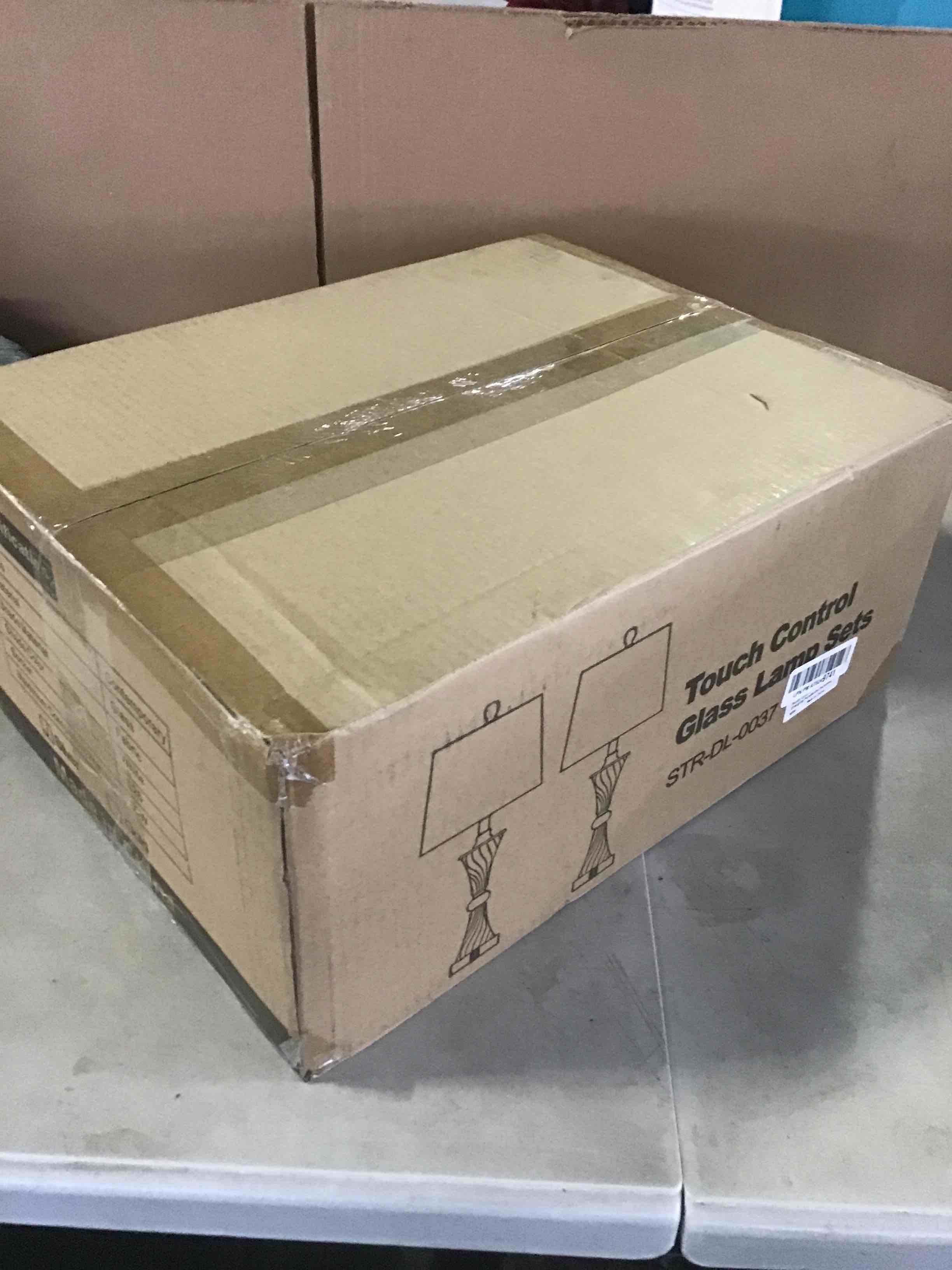 https://s3.amazonaws.com/lotting-images-prod/bidfta/BLU5621569_1698695646119.jpeg