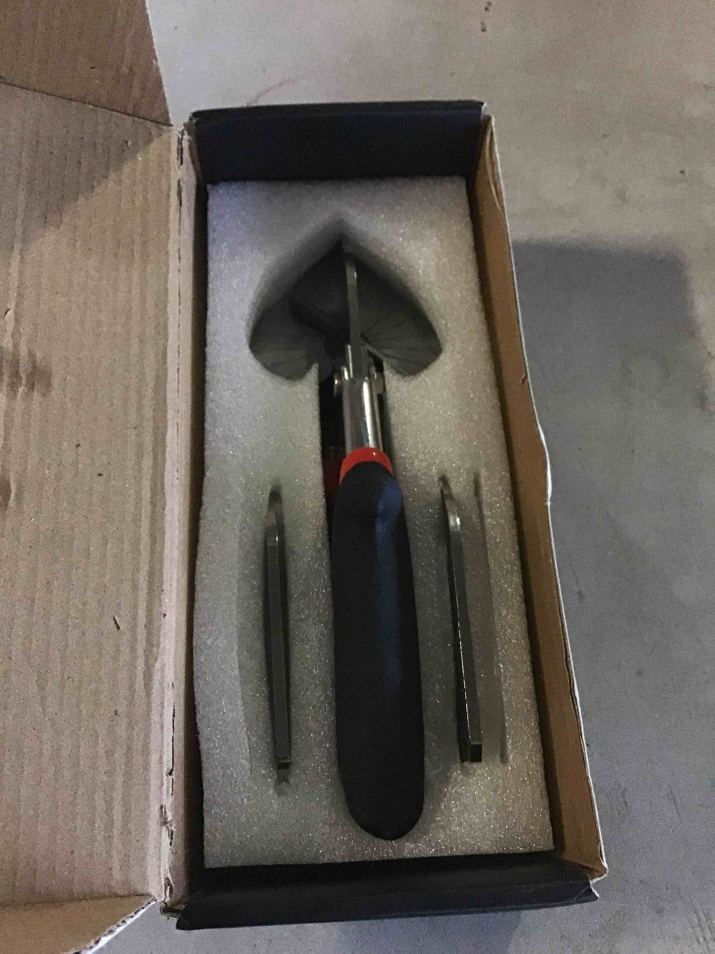 https://s3.amazonaws.com/lotting-images-prod/bidfta/BLU5621625_1698759346194.jpeg