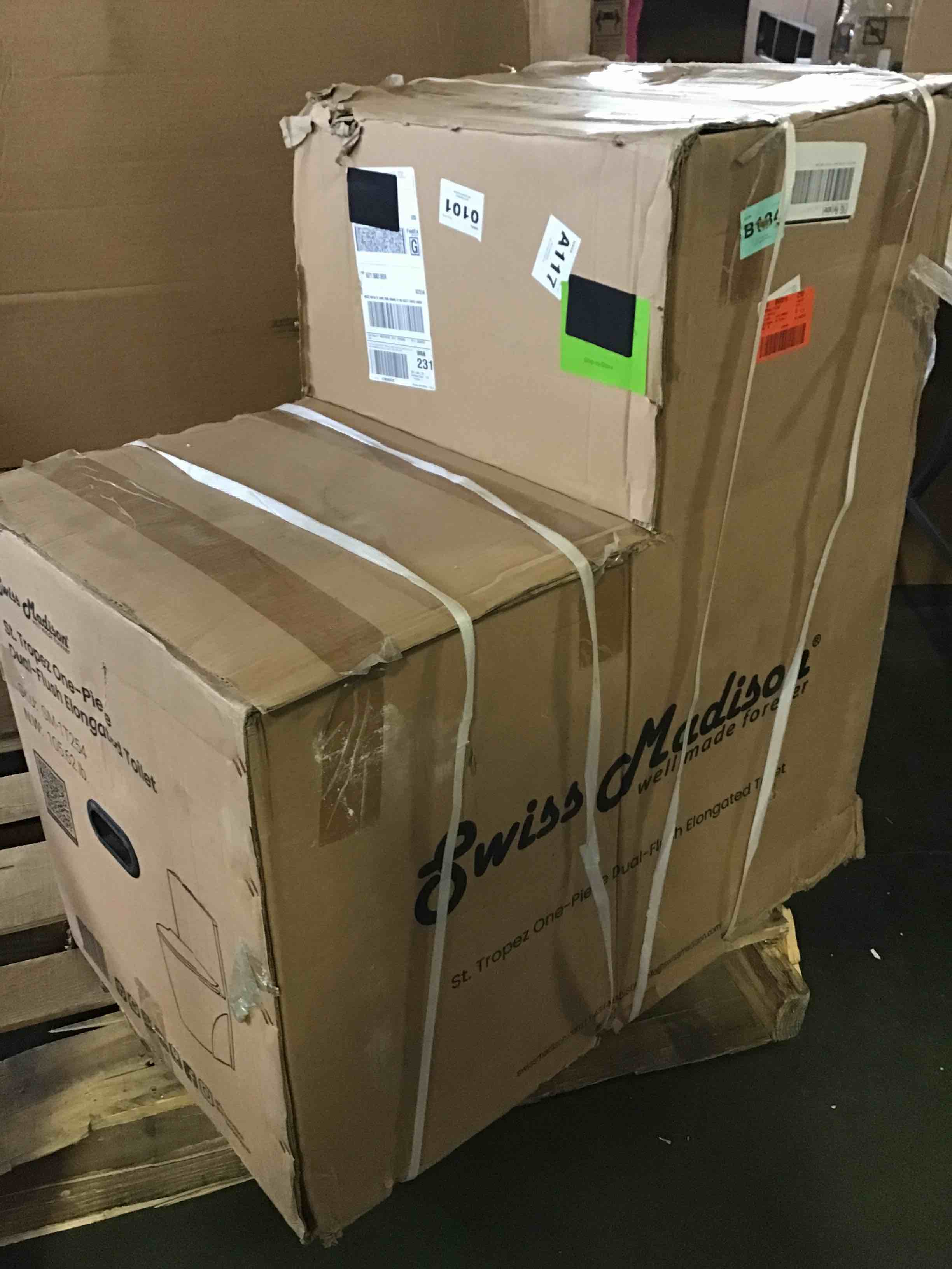https://s3.amazonaws.com/lotting-images-prod/bidfta/BLU5622189_1698931147193.jpeg