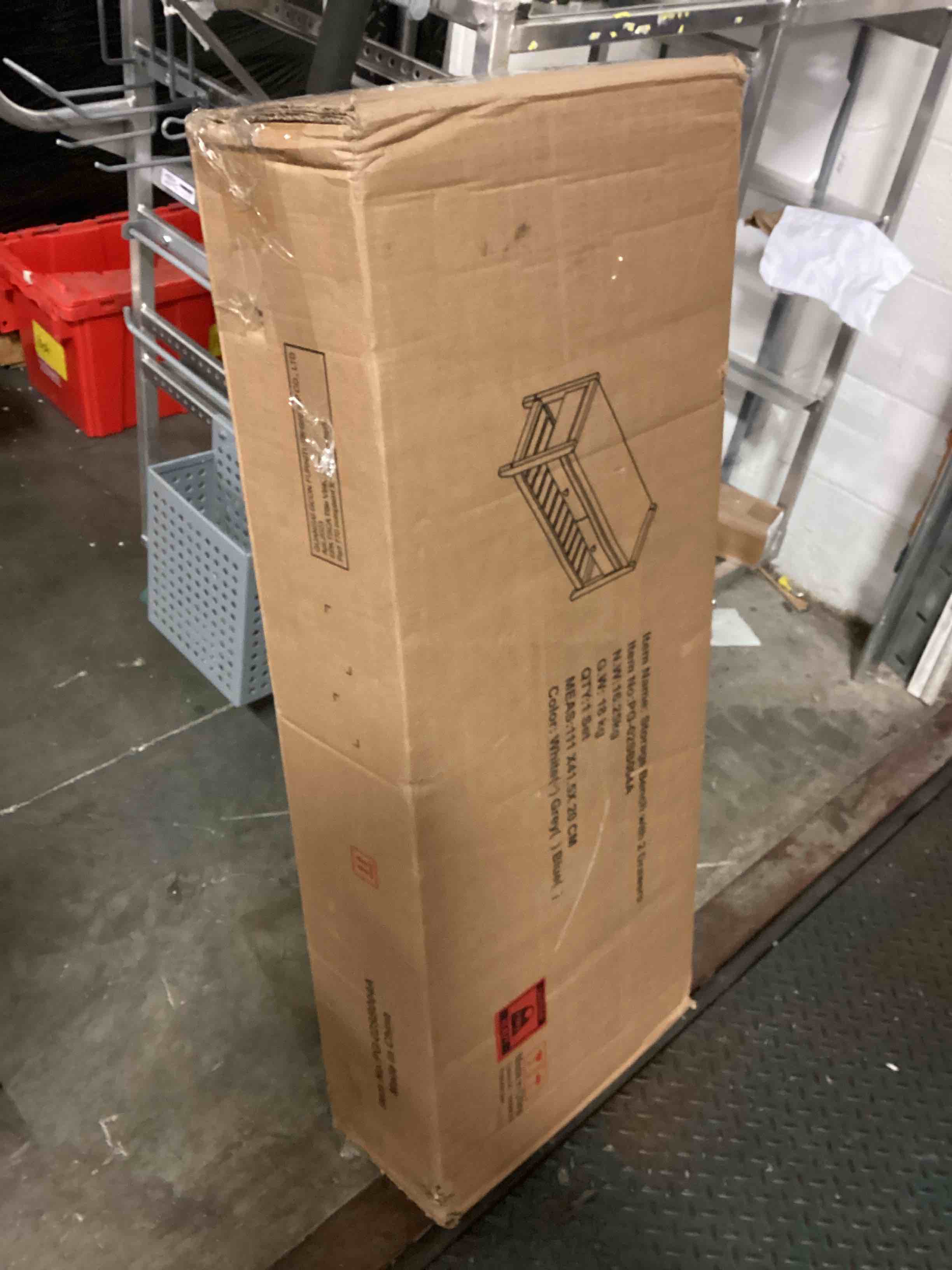 https://s3.amazonaws.com/lotting-images-prod/bidfta/BLU5628623_1700055156429.jpeg