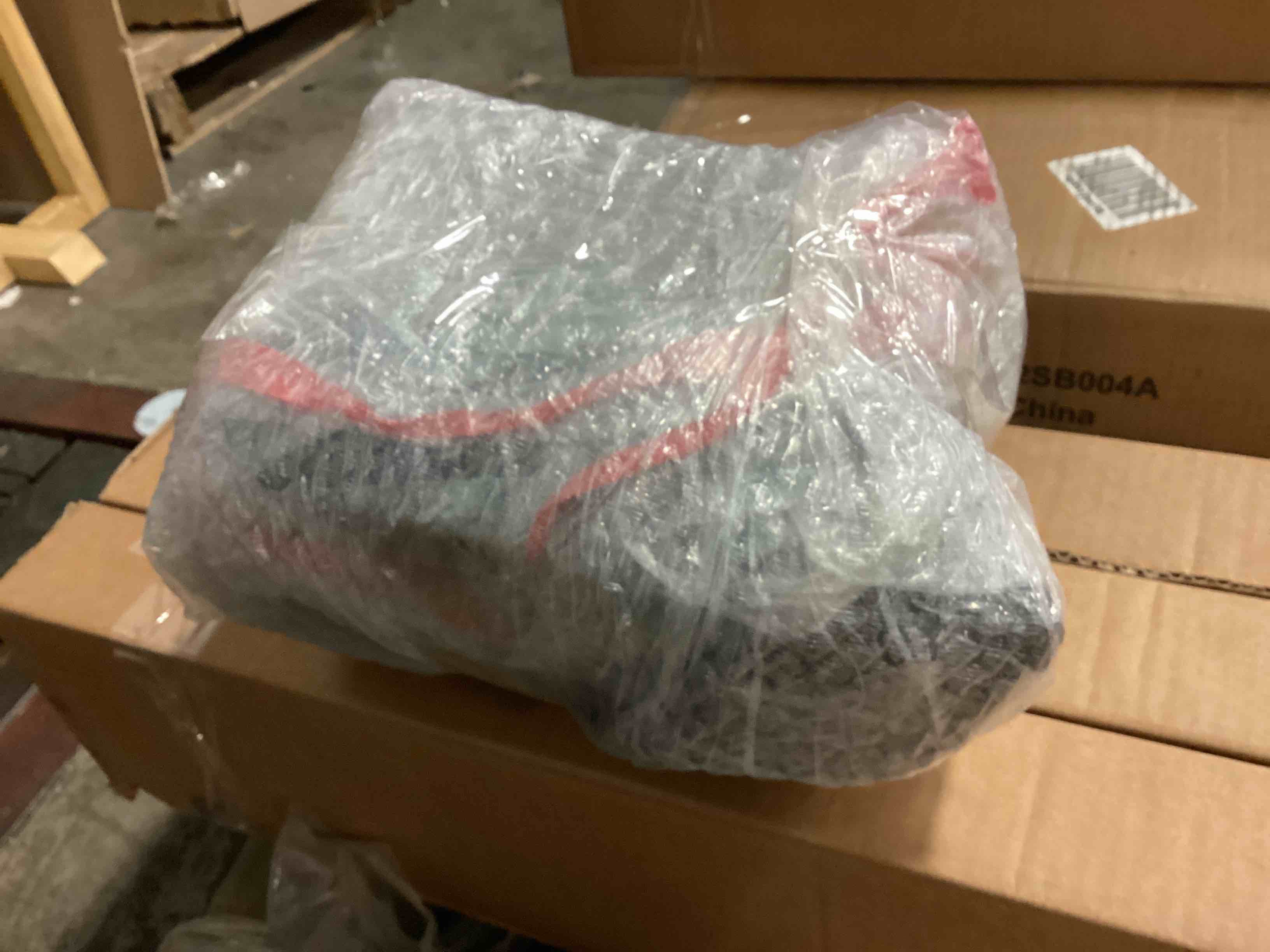 https://s3.amazonaws.com/lotting-images-prod/bidfta/BLU5628648_1700060157108.jpeg