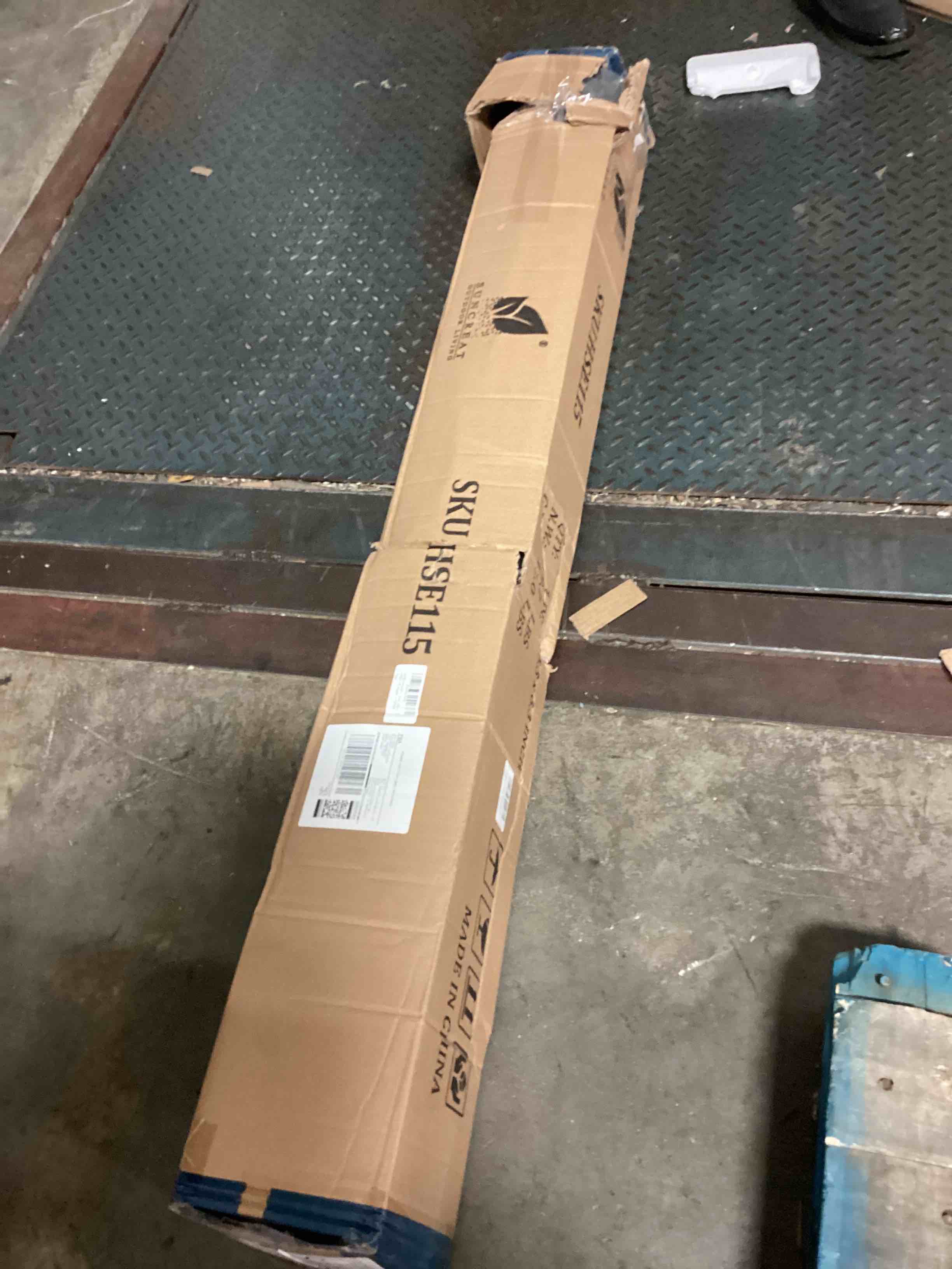 https://s3.amazonaws.com/lotting-images-prod/bidfta/BLU5628650_1700060930522.jpeg