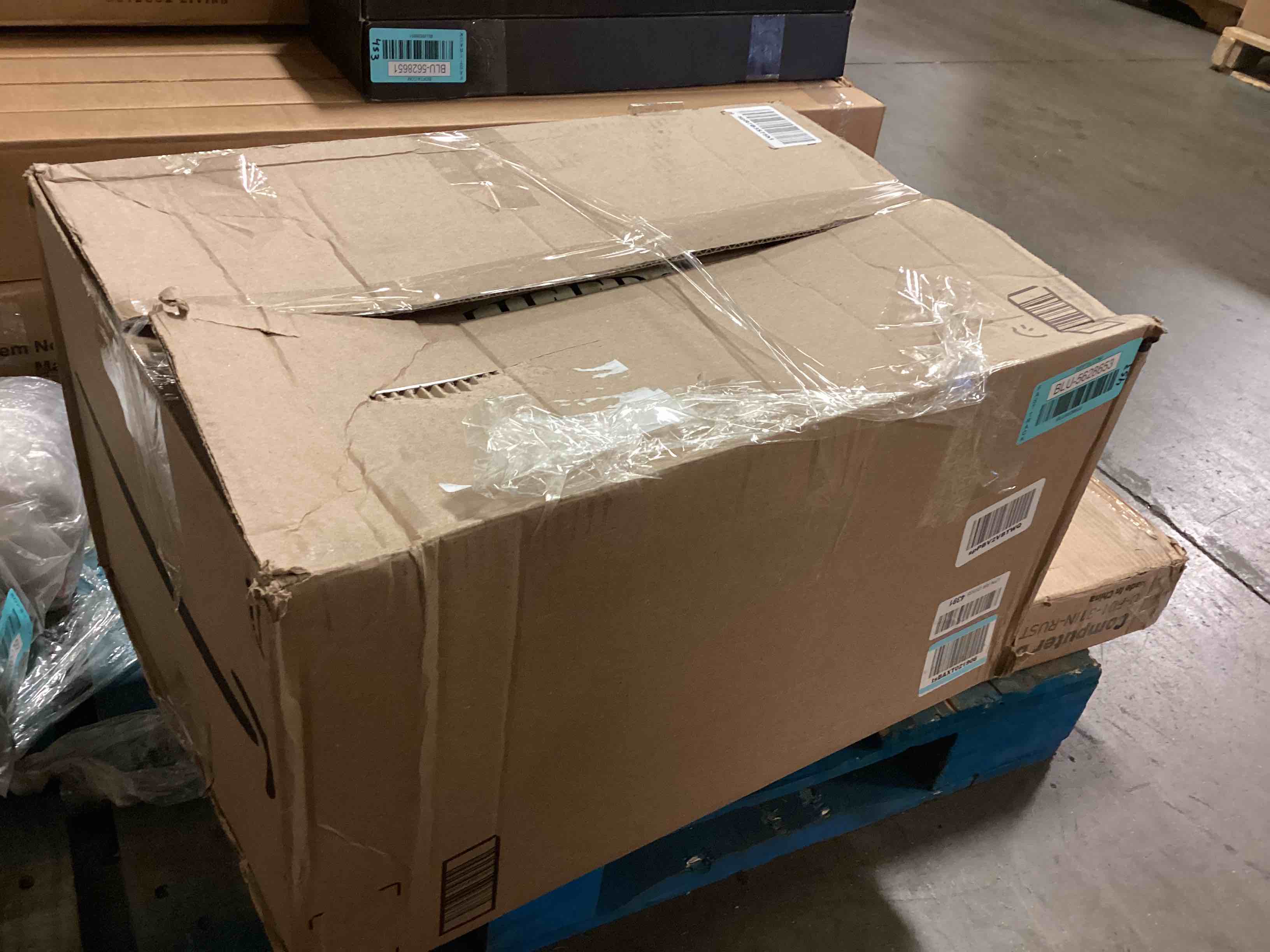 https://s3.amazonaws.com/lotting-images-prod/bidfta/BLU5628653_1700063929782.jpeg