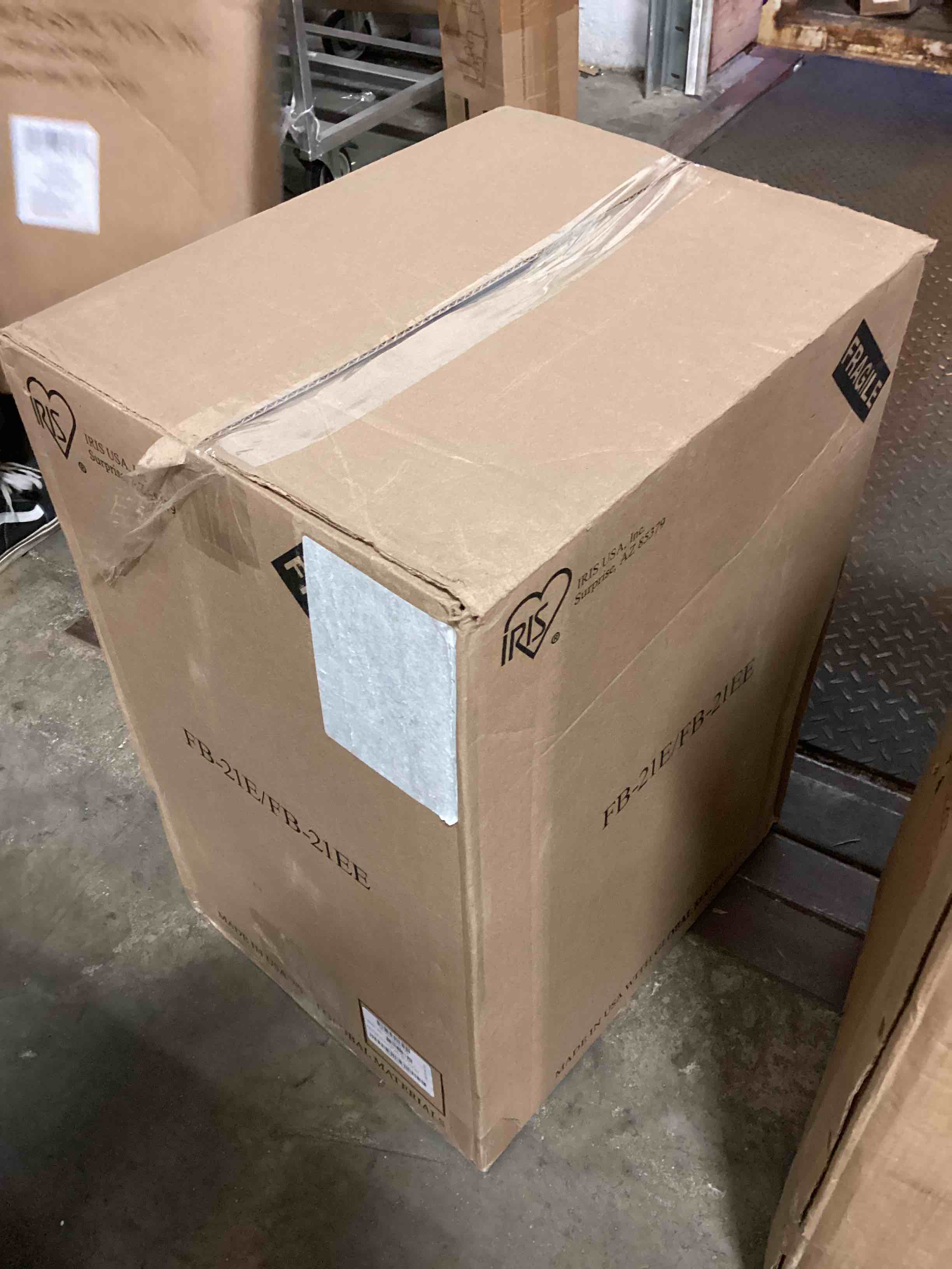 https://s3.amazonaws.com/lotting-images-prod/bidfta/BLU5628658_1700064917916.jpeg