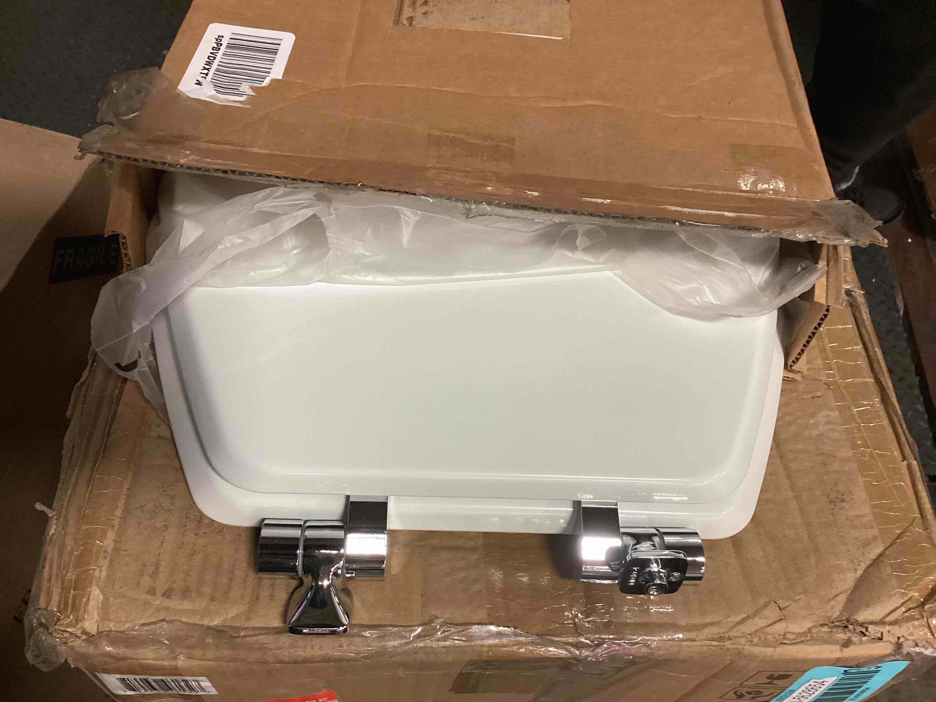 https://s3.amazonaws.com/lotting-images-prod/bidfta/BLU5628659_1700065005363.jpeg