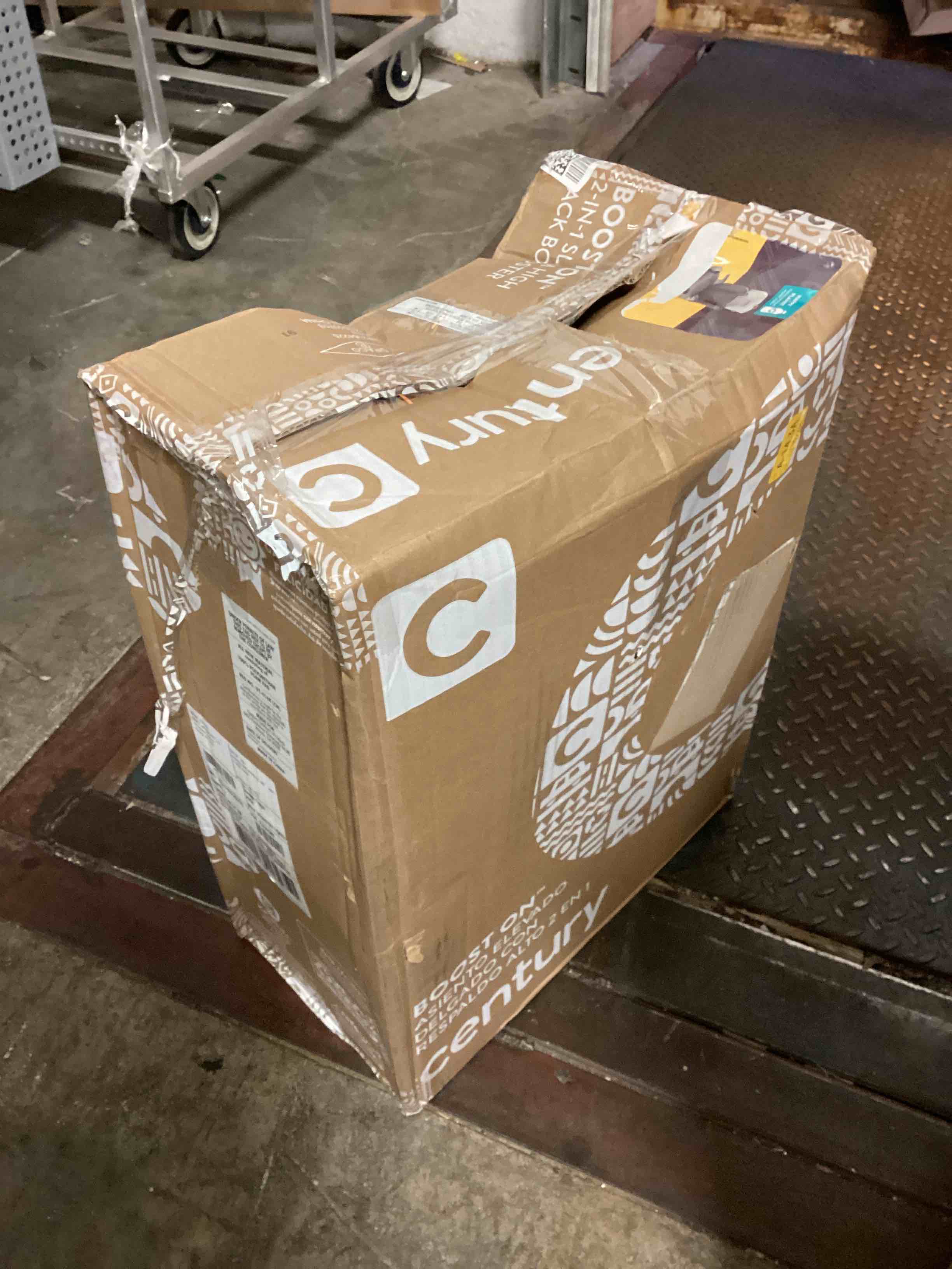 https://s3.amazonaws.com/lotting-images-prod/bidfta/BLU5628661_1700065504446.jpeg