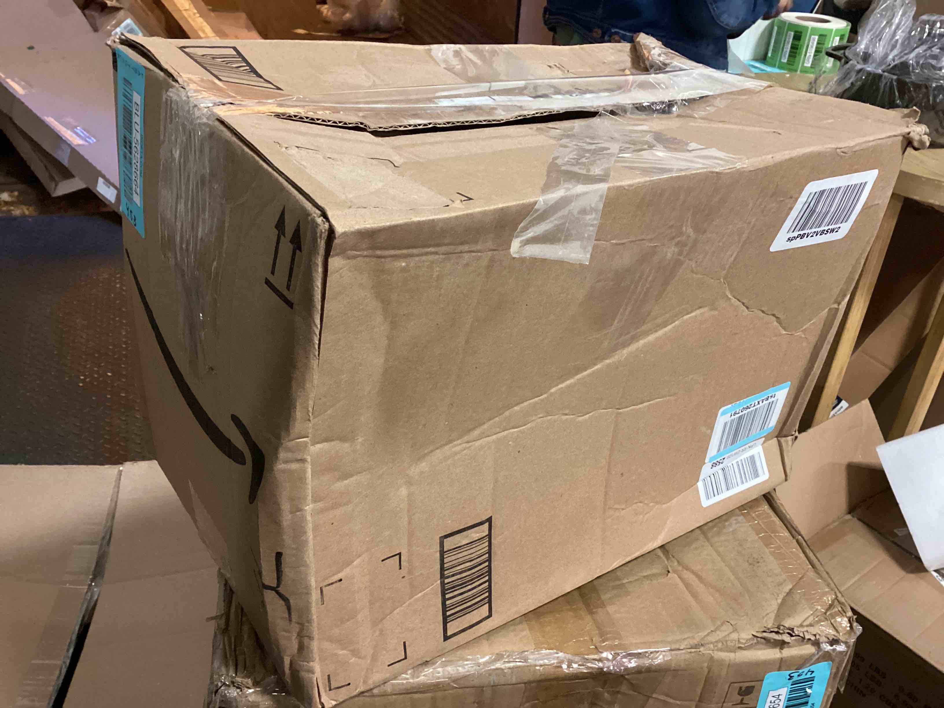 https://s3.amazonaws.com/lotting-images-prod/bidfta/BLU5628664_1700066608888.jpeg