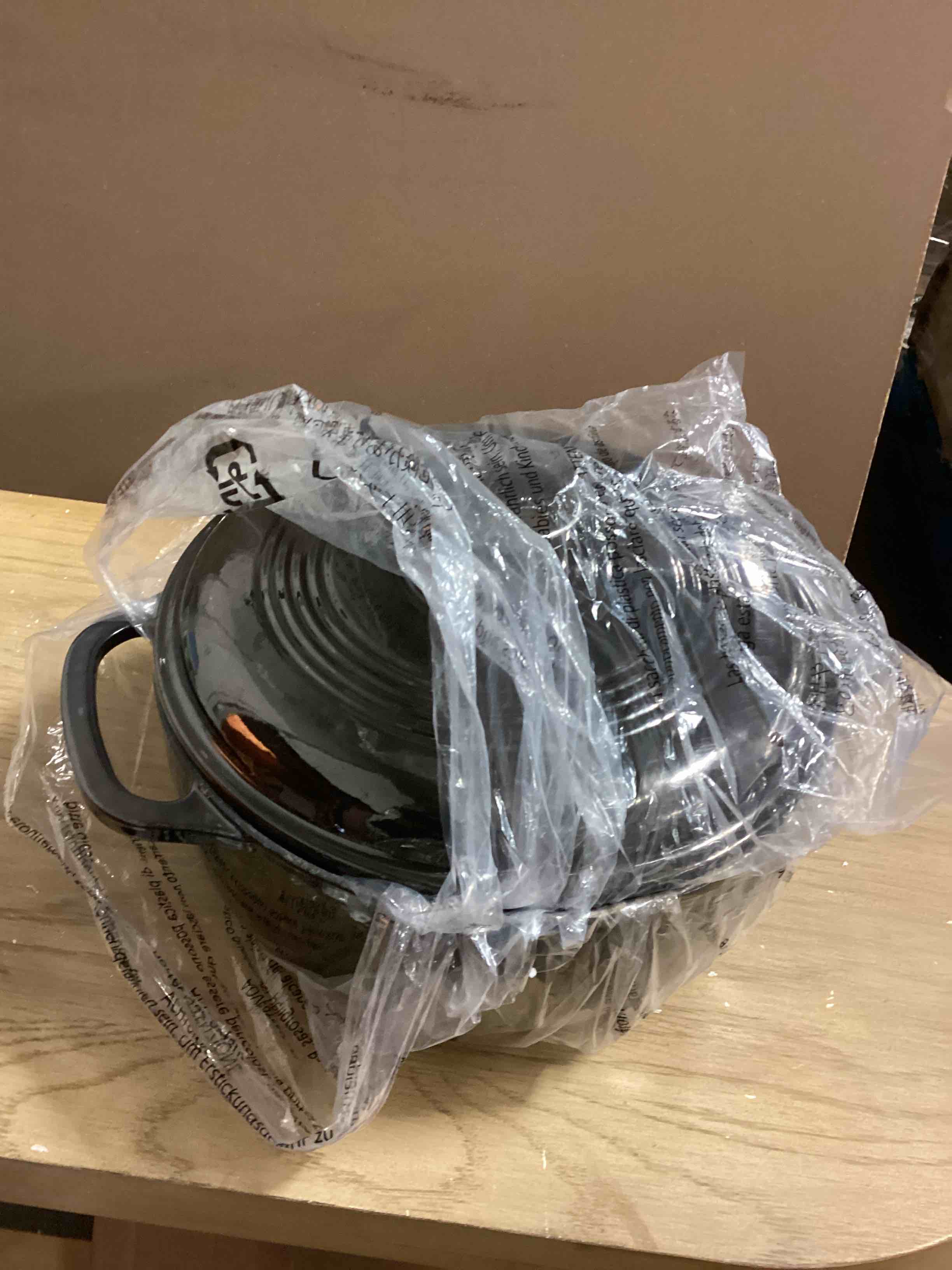 AmazonBasics Enameled Cast Iron Covered Dutch Oven, , black