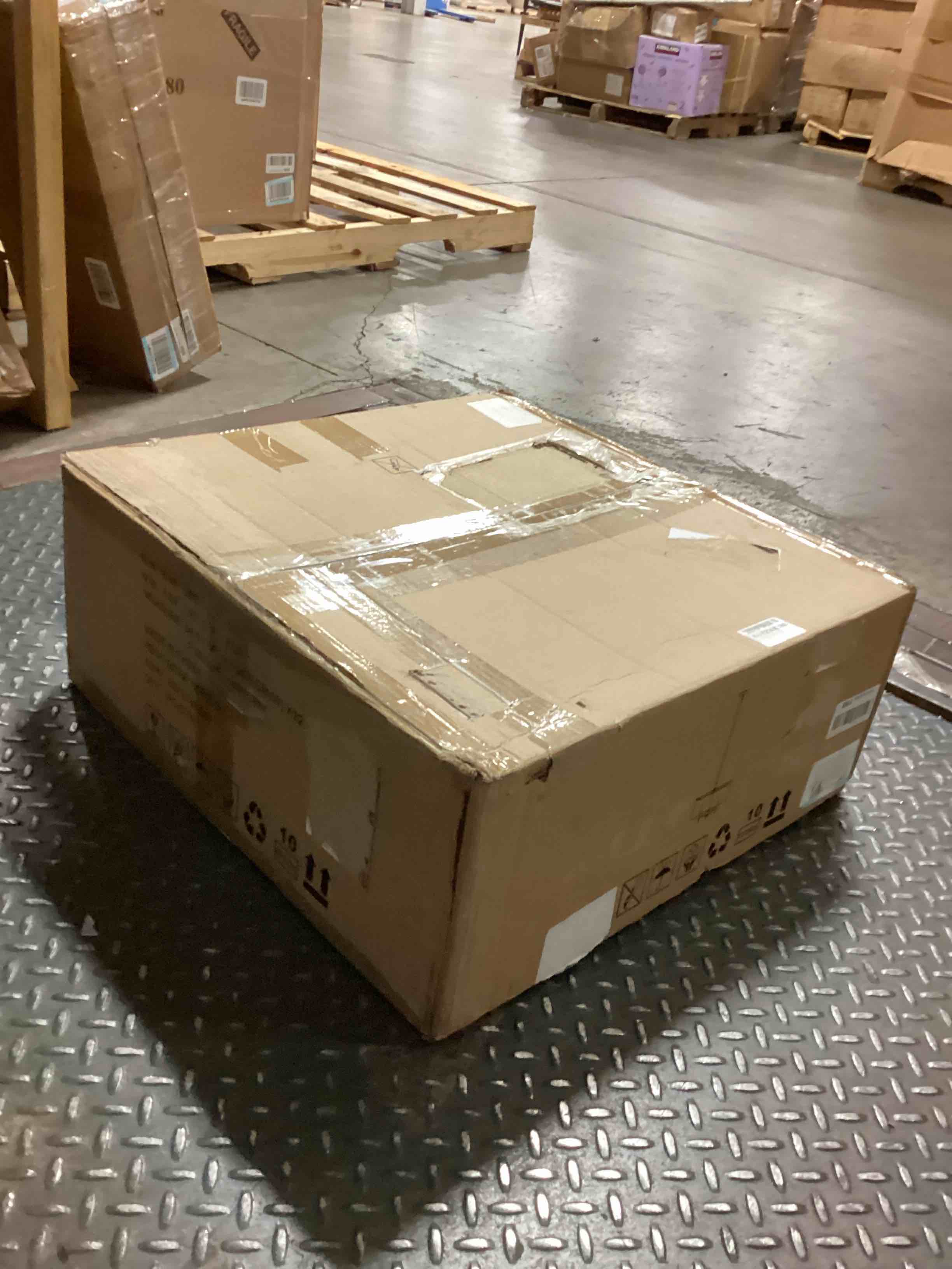 https://s3.amazonaws.com/lotting-images-prod/bidfta/BLU5628836_1700229489541.jpeg