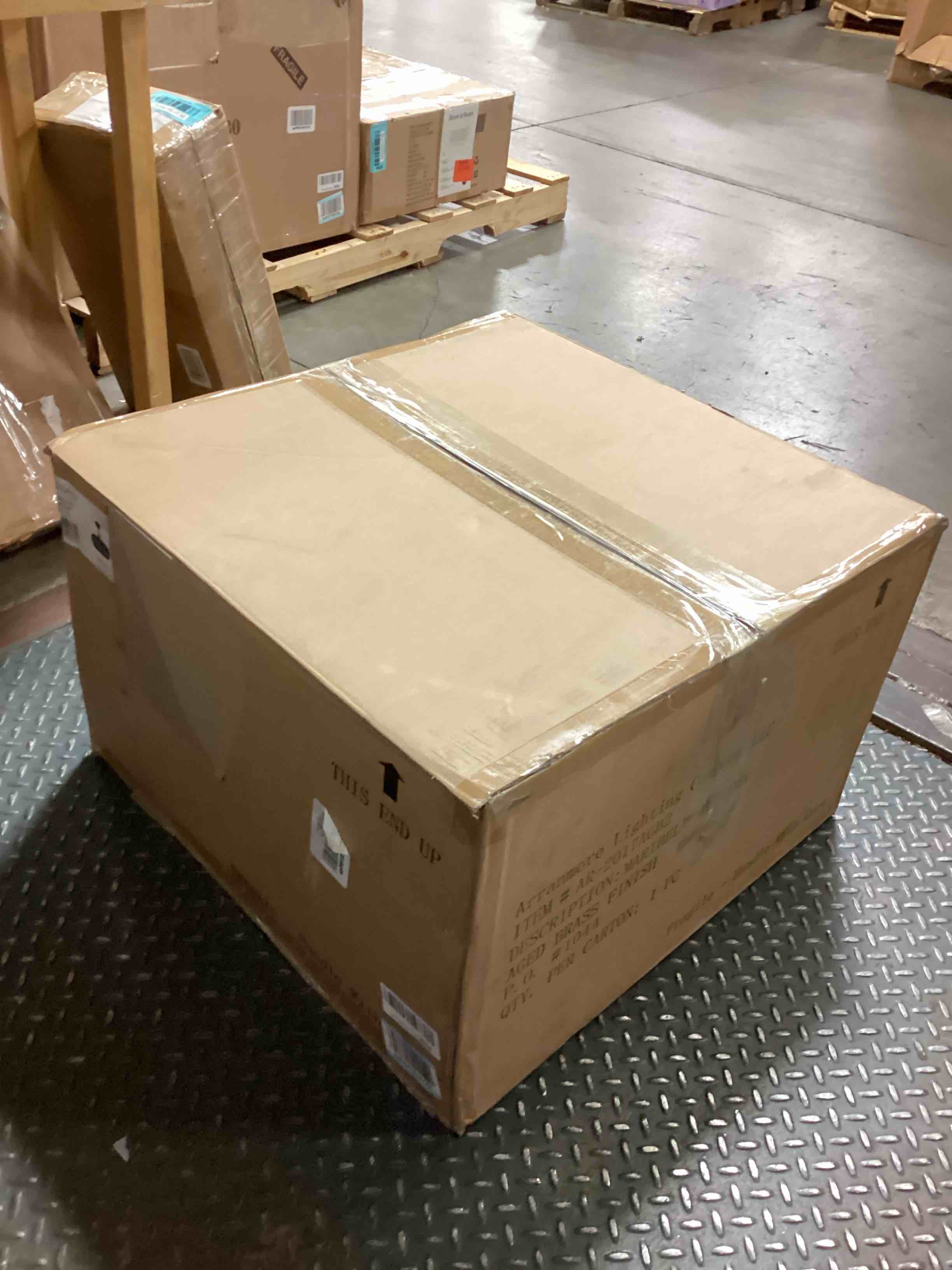 https://s3.amazonaws.com/lotting-images-prod/bidfta/BLU5628837_1700229673540.jpeg