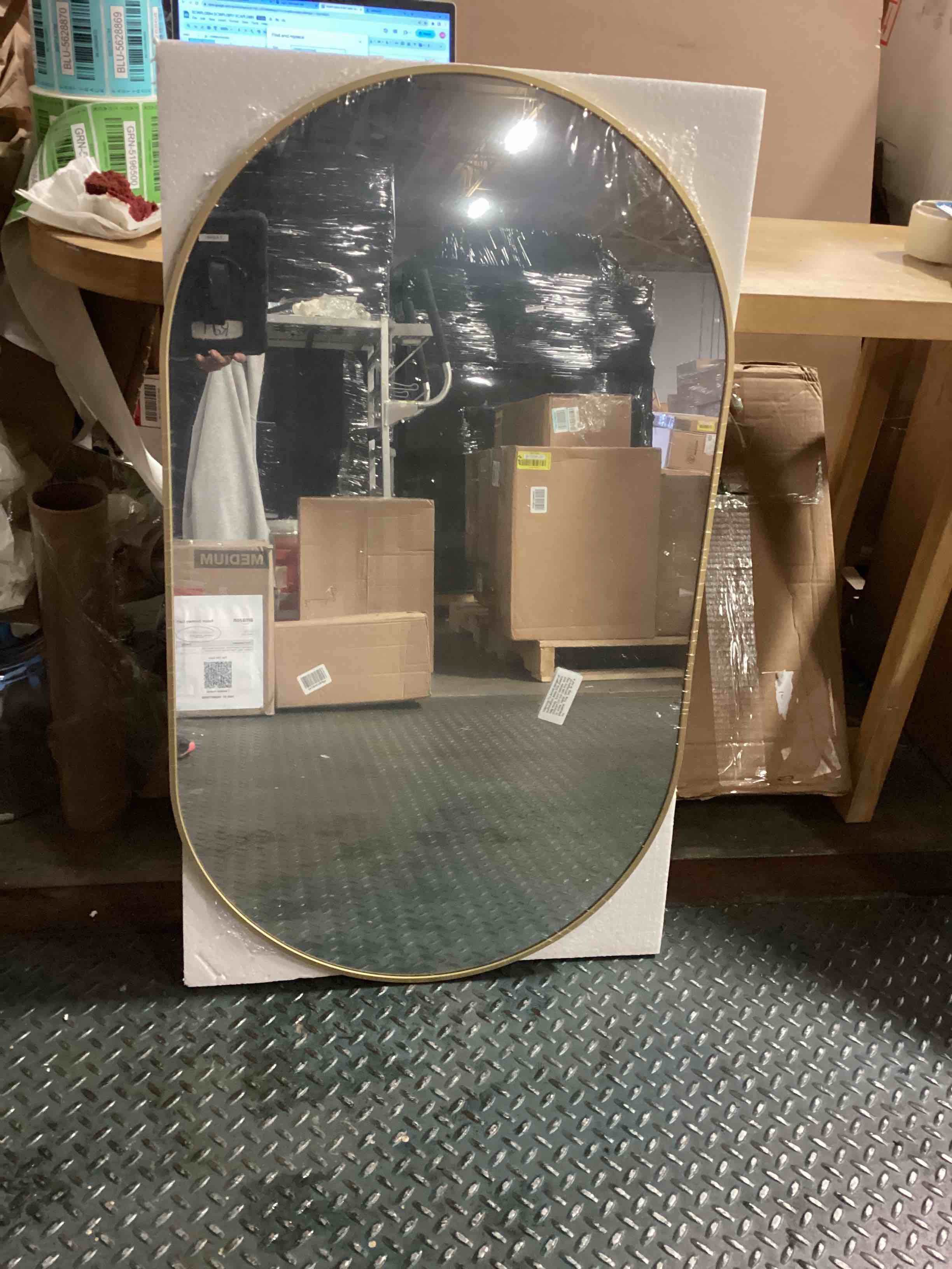 https://s3.amazonaws.com/lotting-images-prod/bidfta/BLU5628845_1700232177564.jpeg