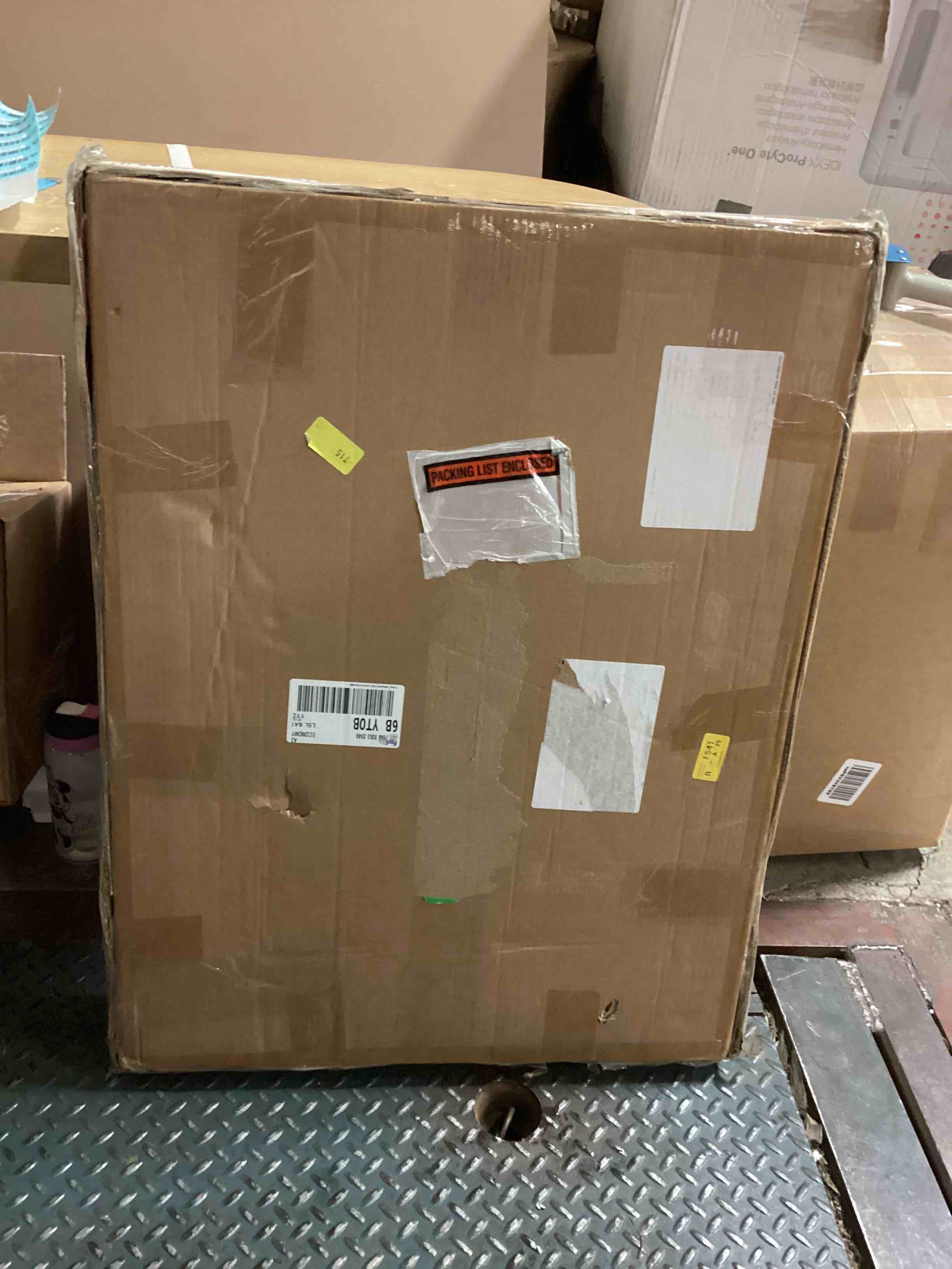 https://s3.amazonaws.com/lotting-images-prod/bidfta/BLU5628846_1700232437820.jpeg