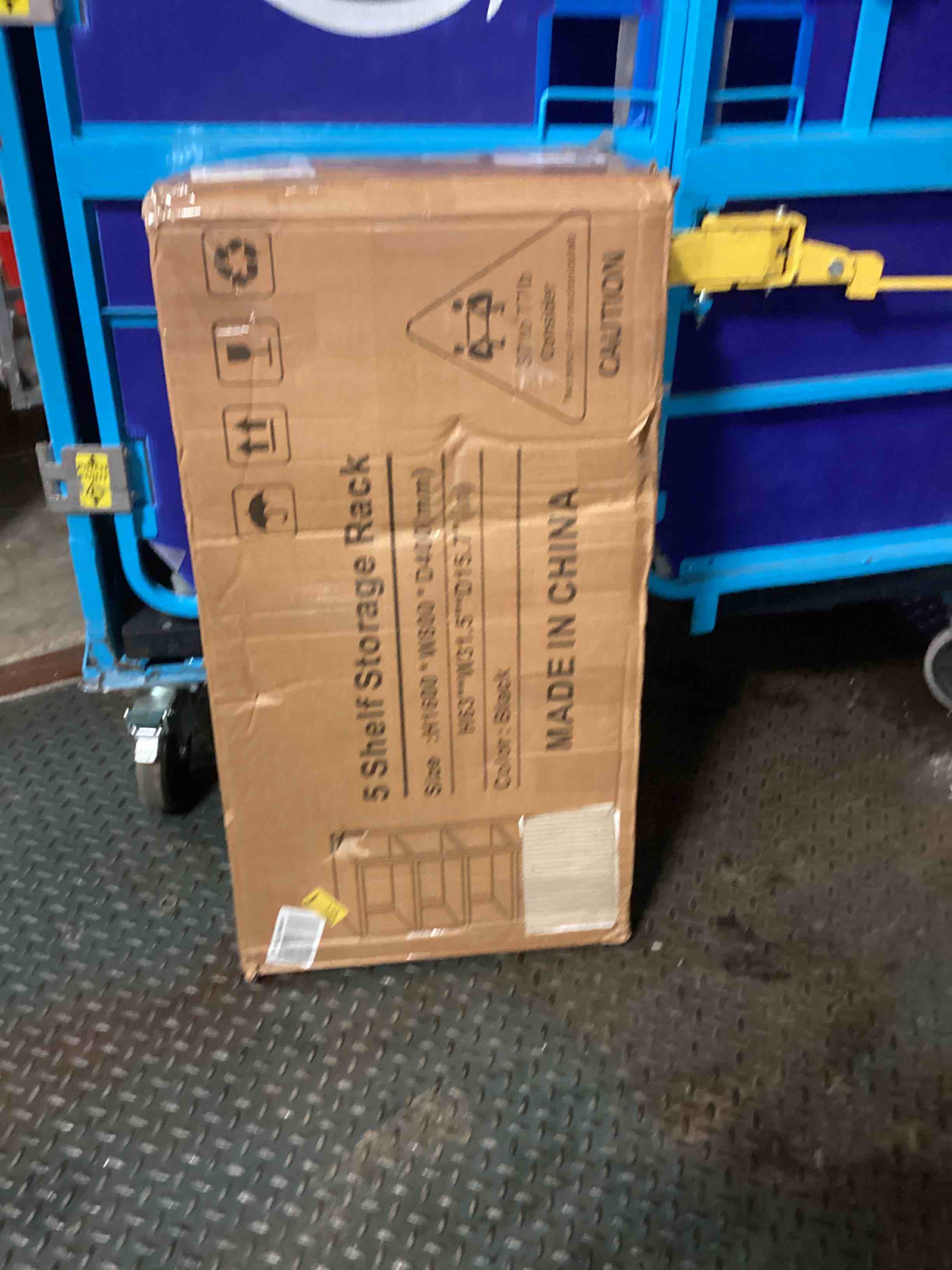 https://s3.amazonaws.com/lotting-images-prod/bidfta/BLU5628851_1700235000692.jpeg