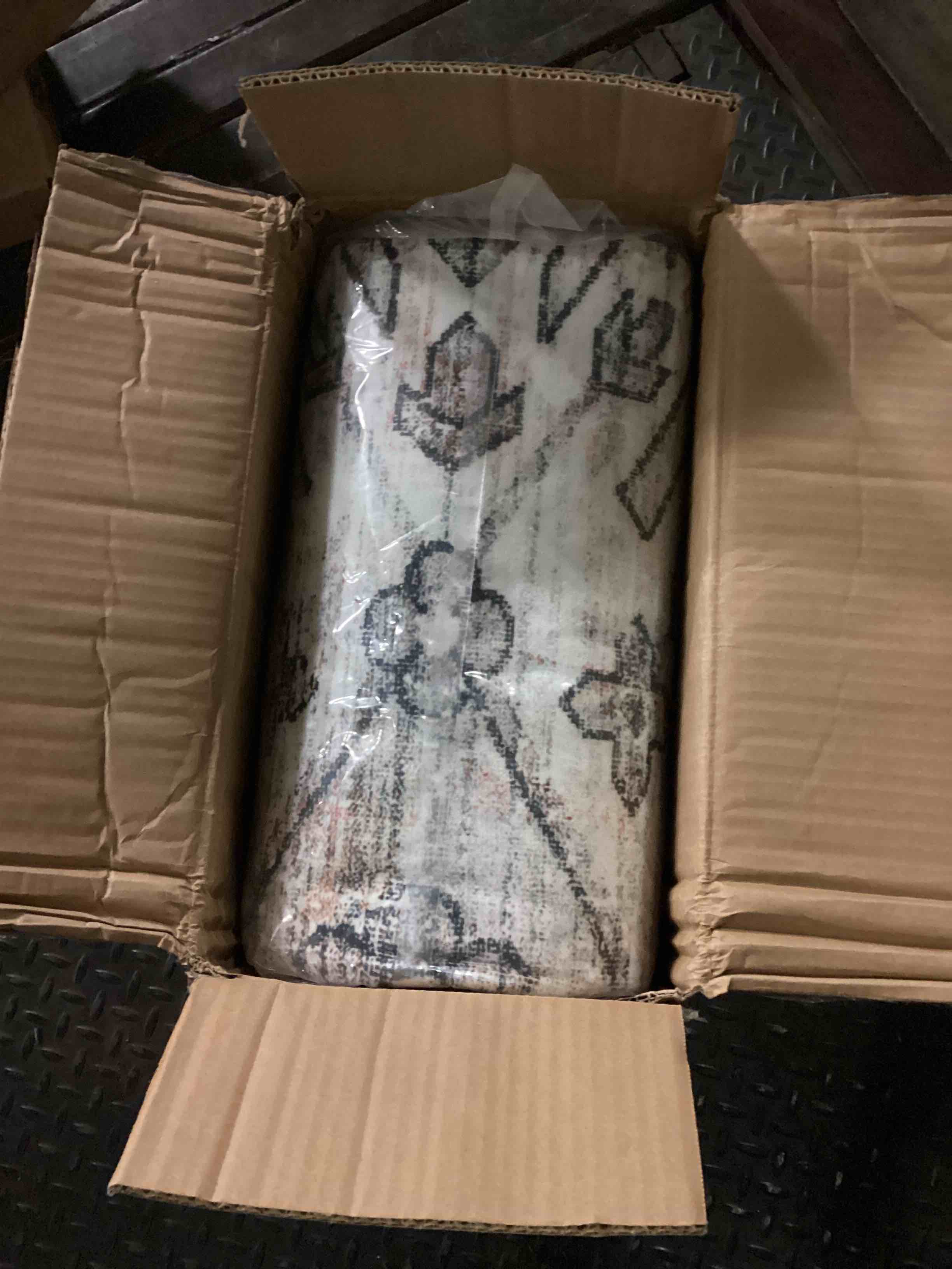 https://s3.amazonaws.com/lotting-images-prod/bidfta/BLU5629347_1701103956251.jpeg