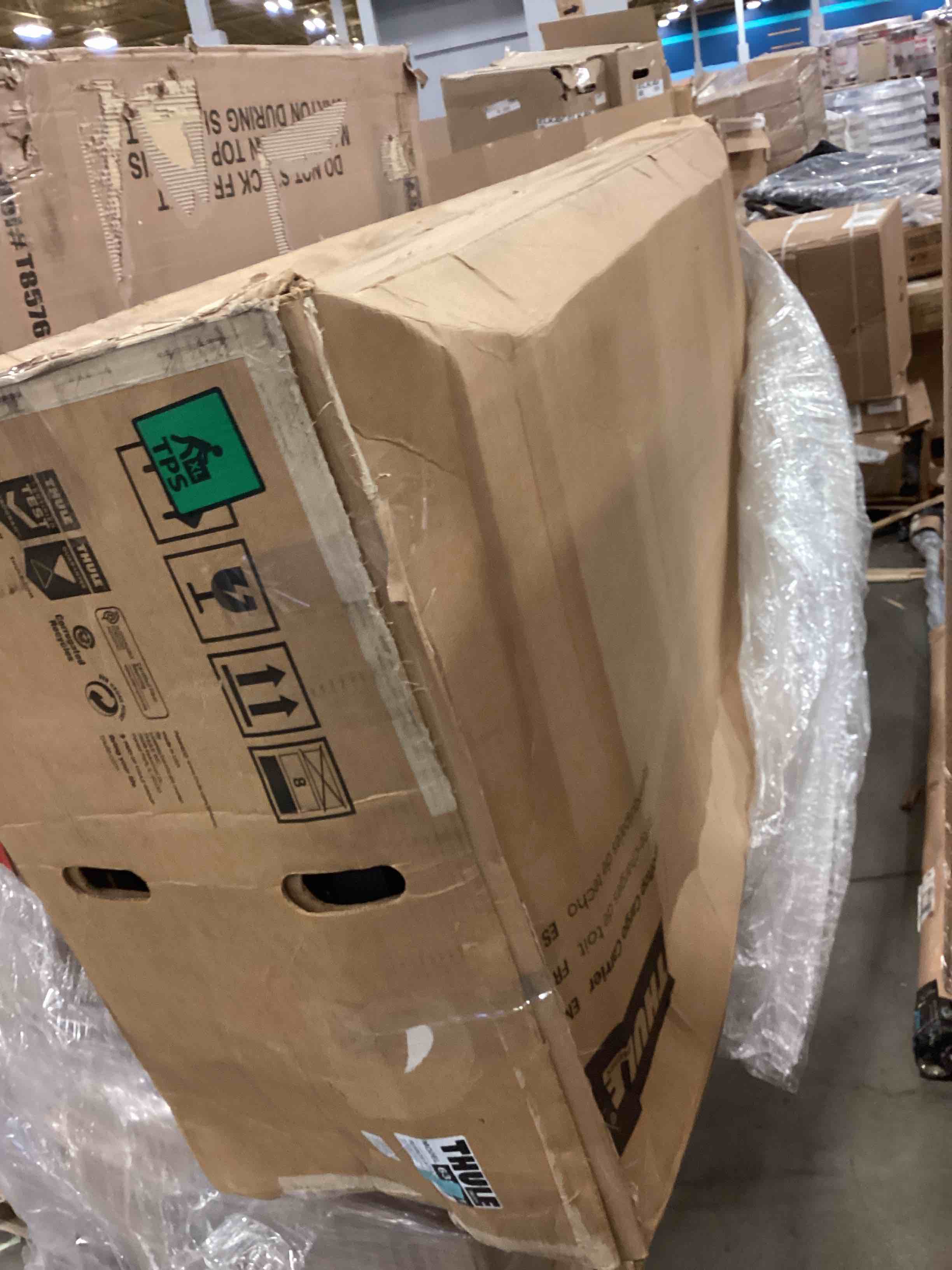 https://s3.amazonaws.com/lotting-images-prod/bidfta/BLU5629864_1701441035304.jpeg