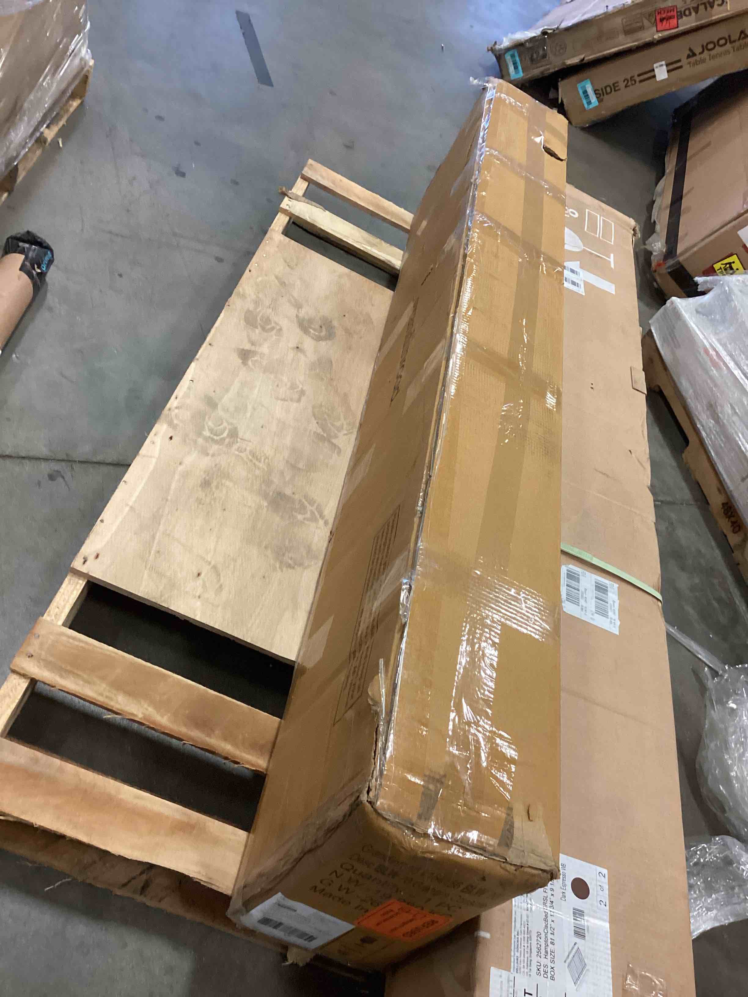 https://s3.amazonaws.com/lotting-images-prod/bidfta/BLU5629872_1701447940464.jpeg