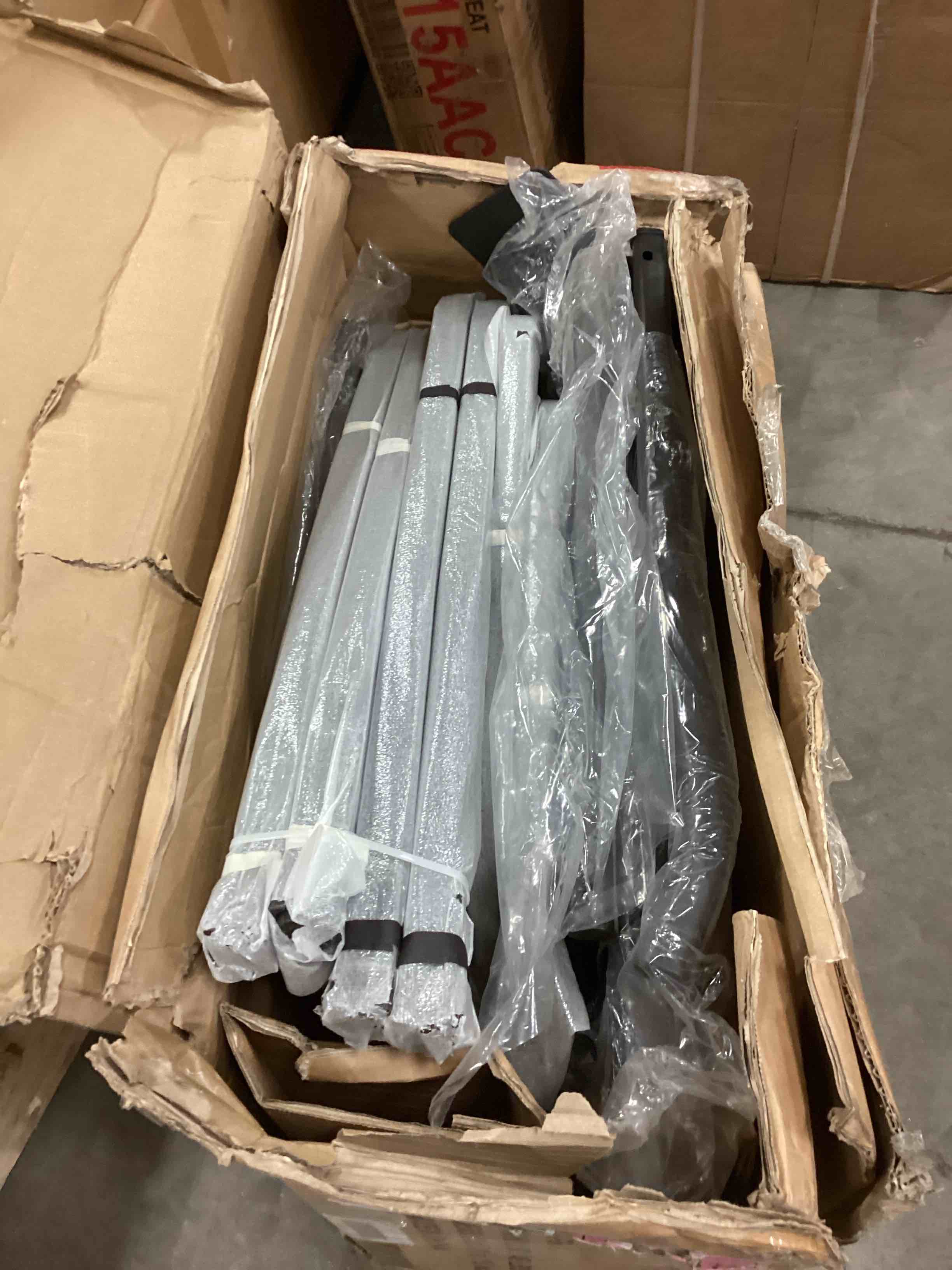 https://s3.amazonaws.com/lotting-images-prod/bidfta/BLU5629879_1701450957079.jpeg