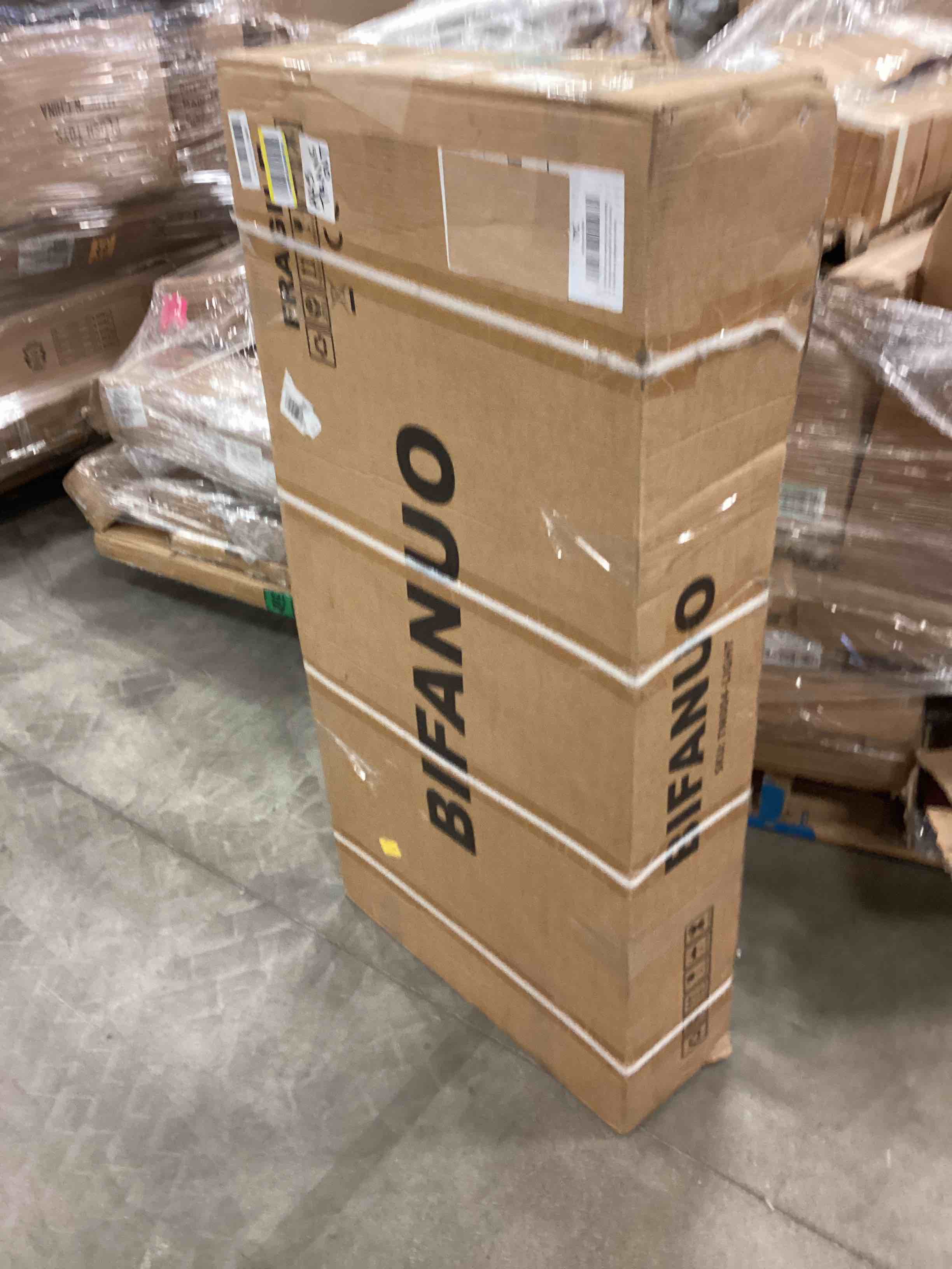https://s3.amazonaws.com/lotting-images-prod/bidfta/BLU5629883_1701460717751.jpeg