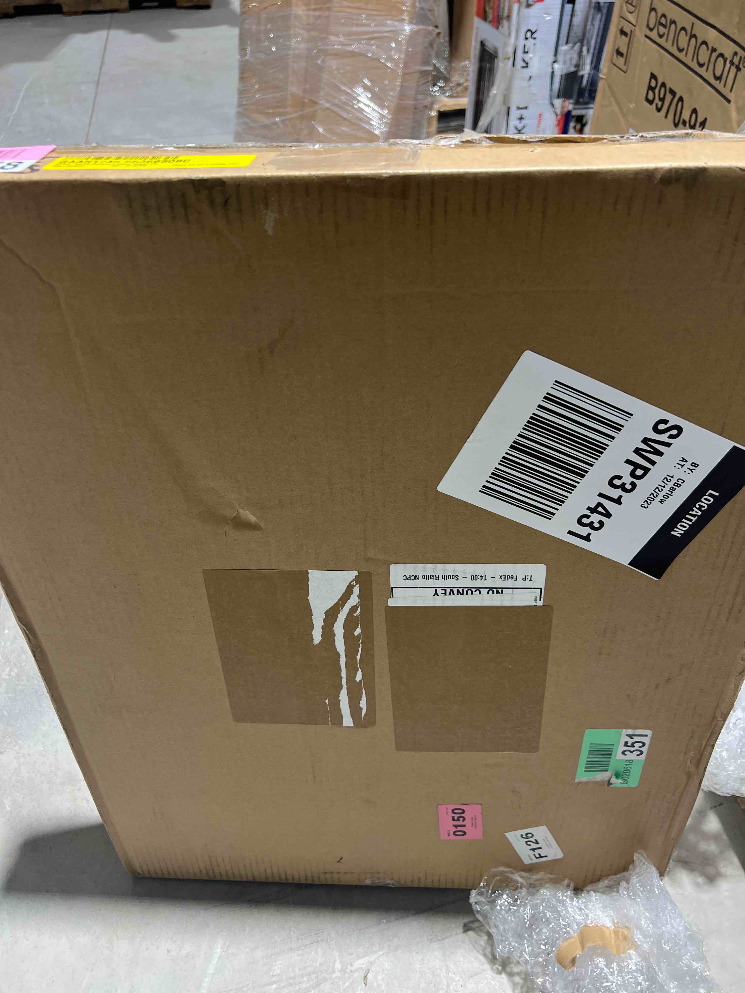https://s3.amazonaws.com/lotting-images-prod/bidfta/BLU5661691_1703102100297.jpeg