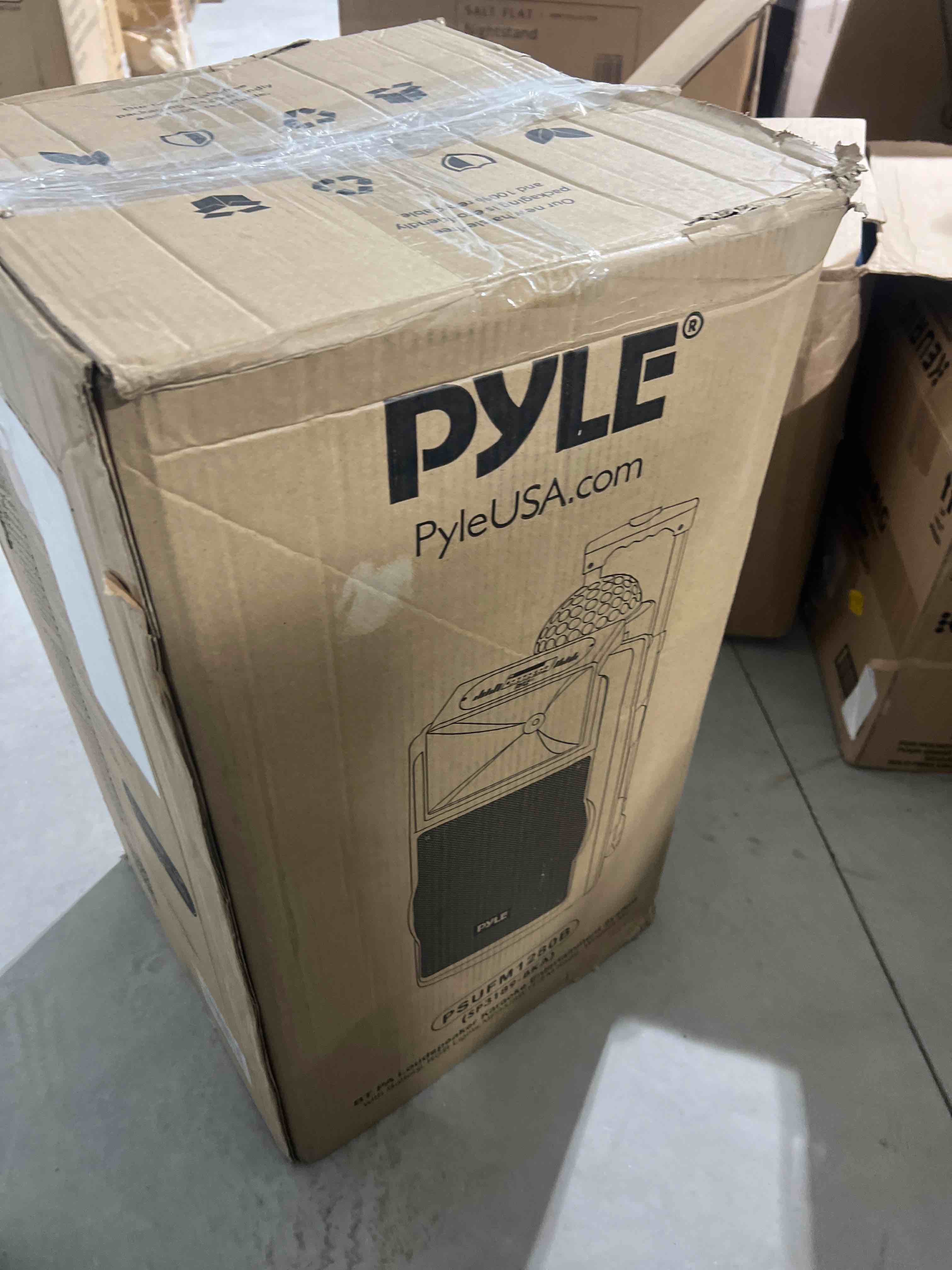 https://s3.amazonaws.com/lotting-images-prod/bidfta/BLU5661749_1703193705824.jpeg