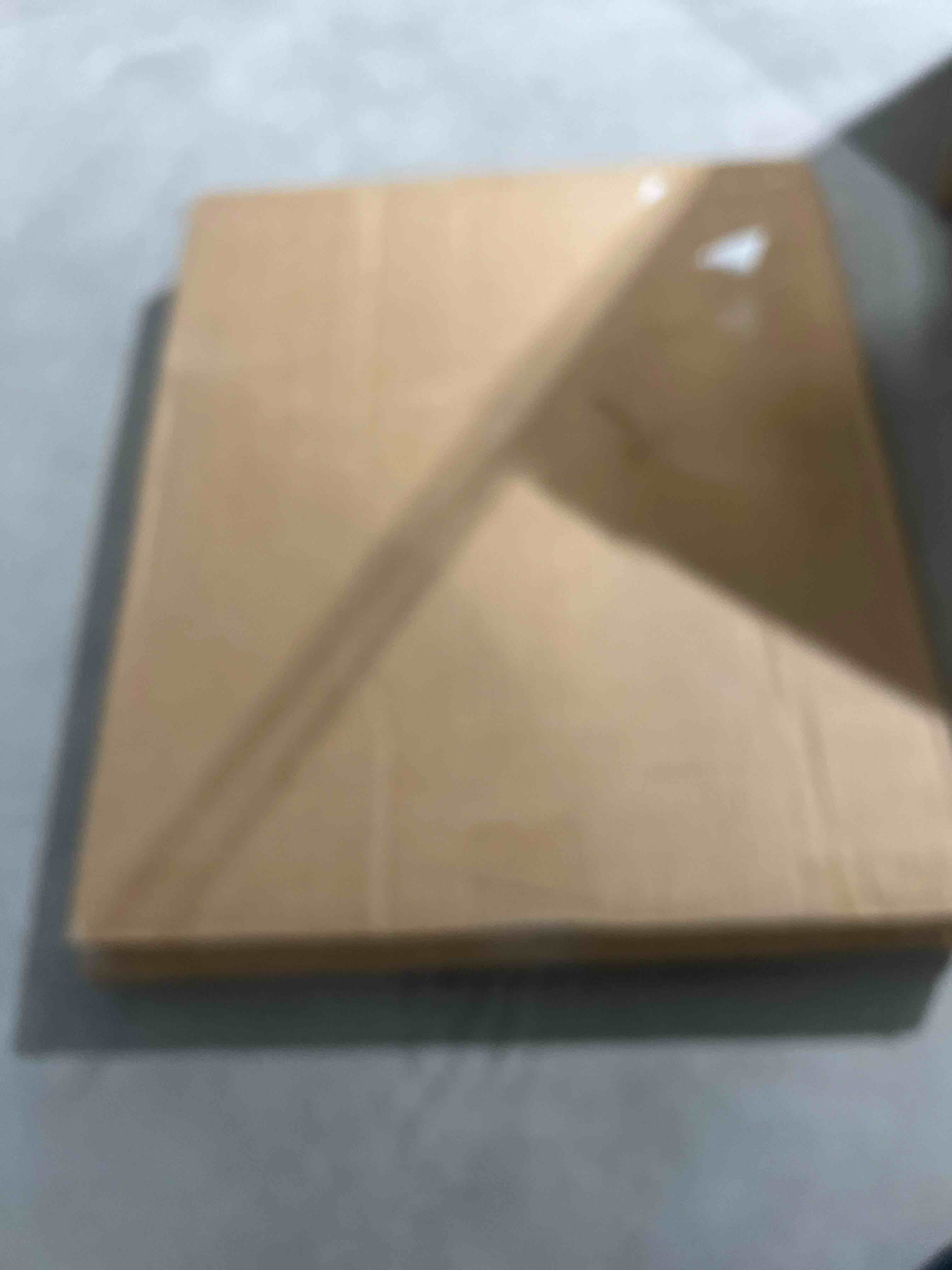 https://s3.amazonaws.com/lotting-images-prod/bidfta/BLU5661751_1703194475435.jpeg