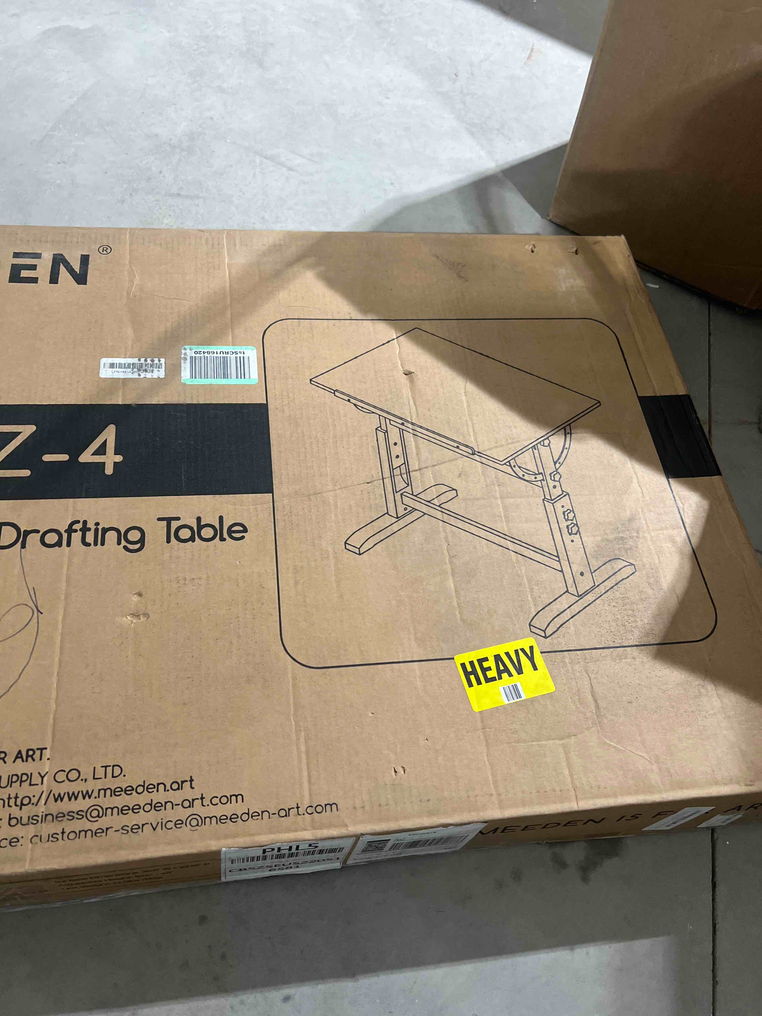 https://s3.amazonaws.com/lotting-images-prod/bidfta/BLU5661757_1703197178180.jpeg