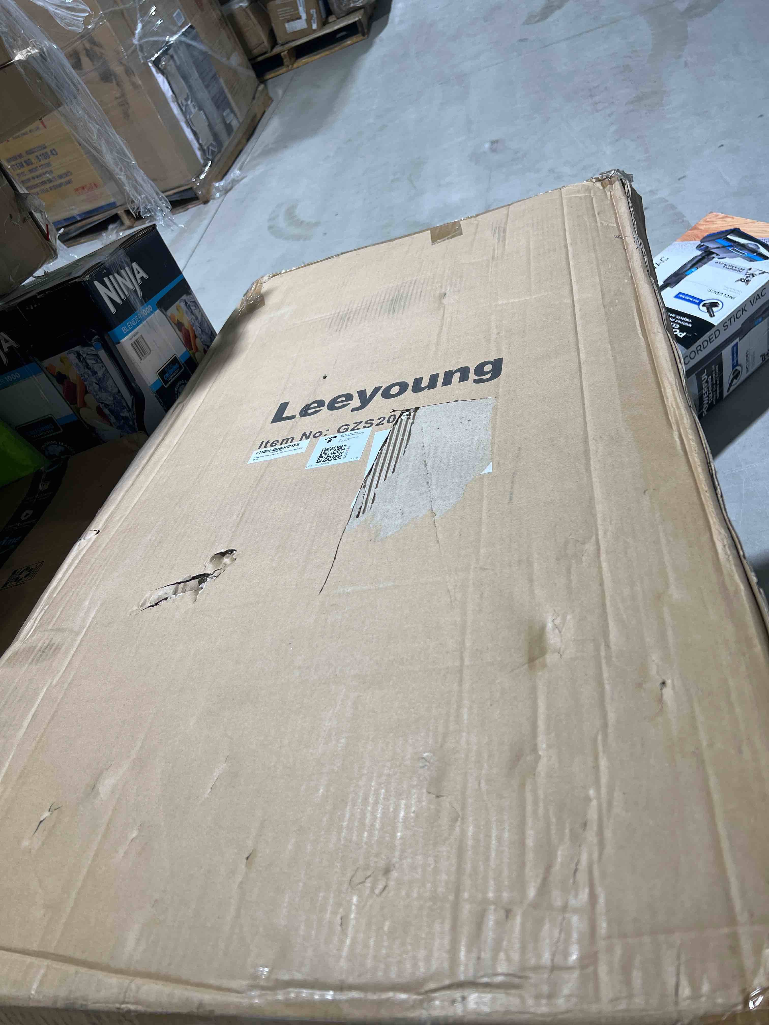 https://s3.amazonaws.com/lotting-images-prod/bidfta/BLU5661767_1703202135351.jpeg