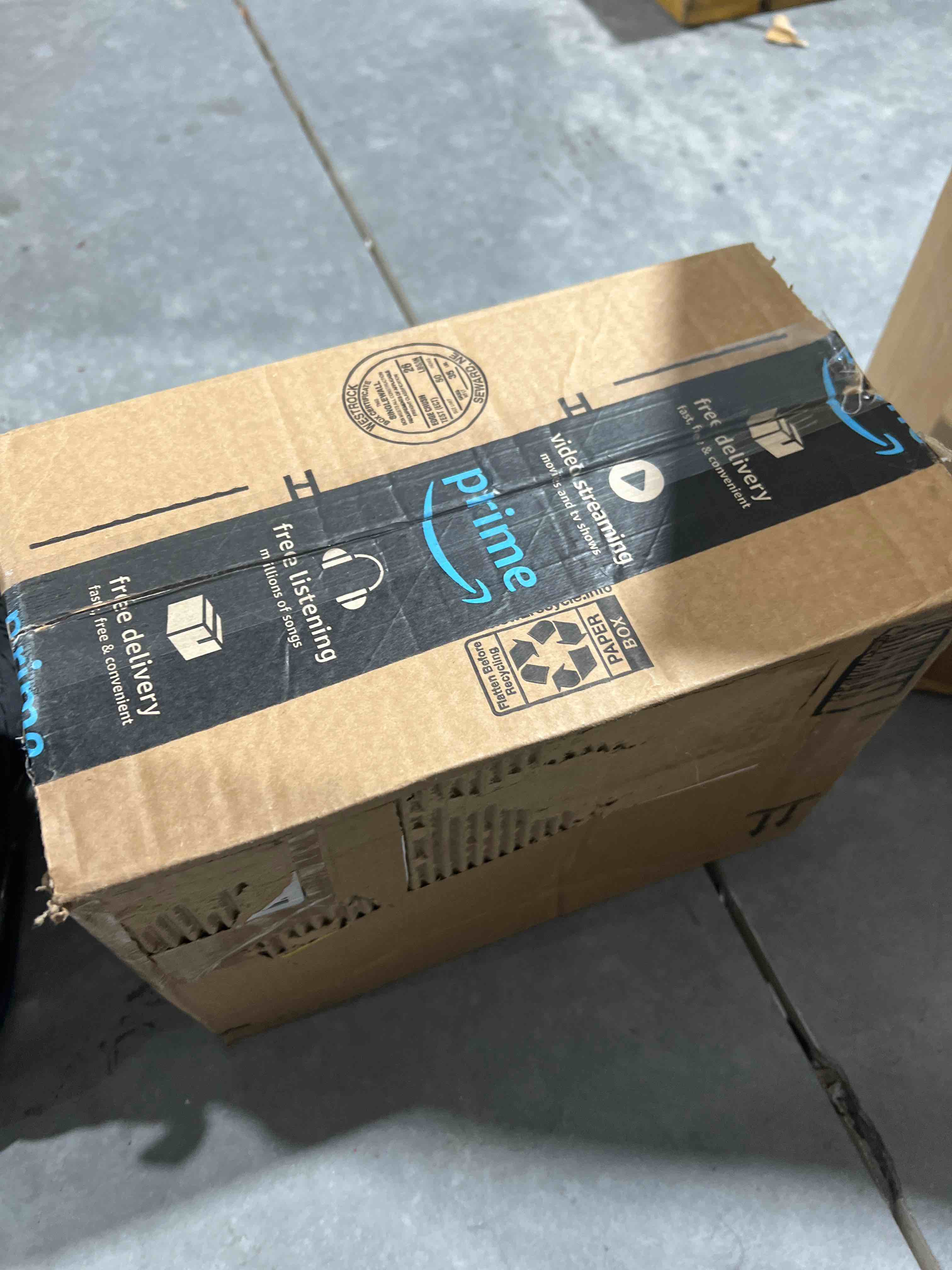 https://s3.amazonaws.com/lotting-images-prod/bidfta/BLU5661945_1703818145257.jpeg