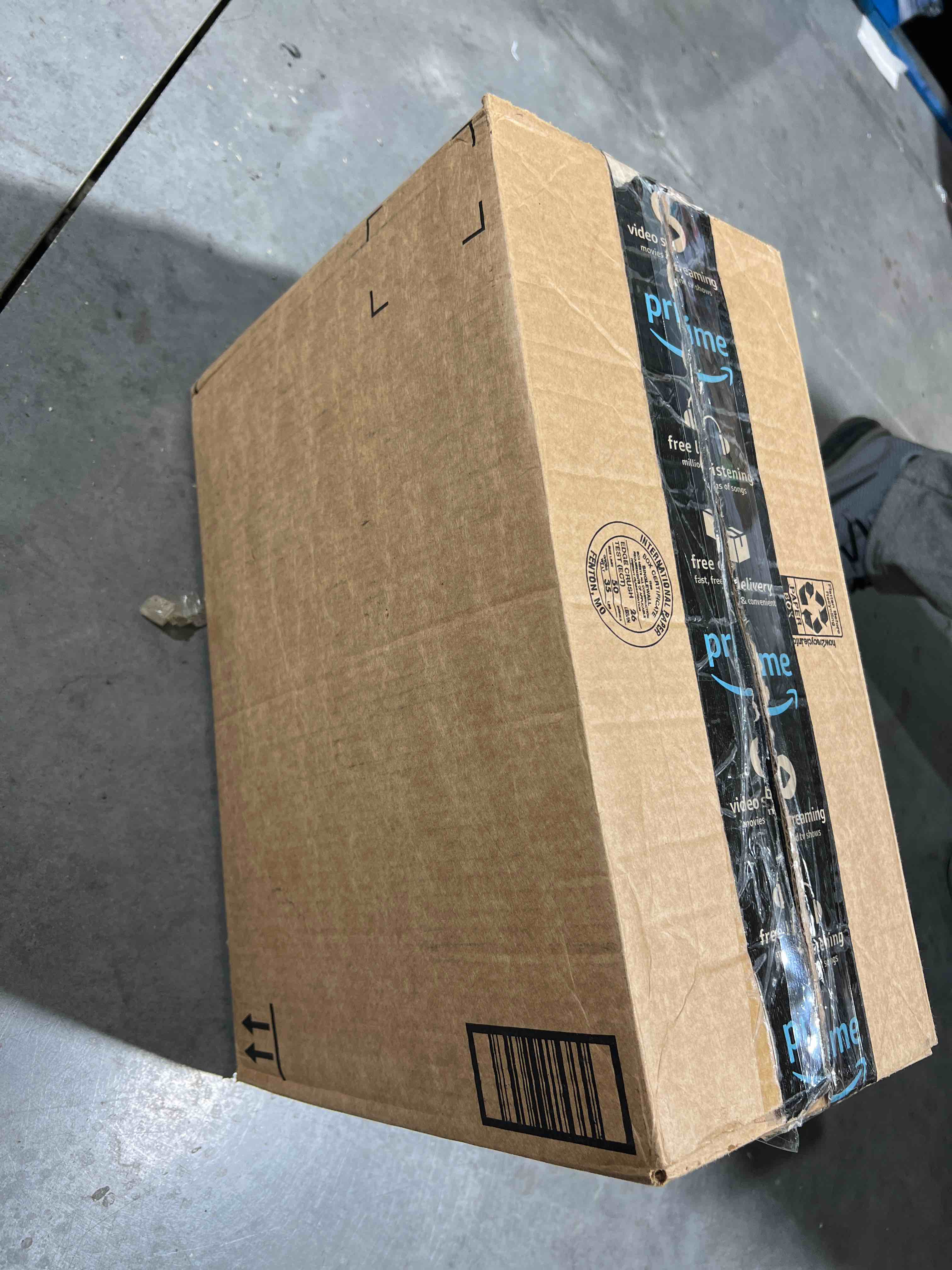 https://s3.amazonaws.com/lotting-images-prod/bidfta/BLU5661968_1703903566471.jpeg