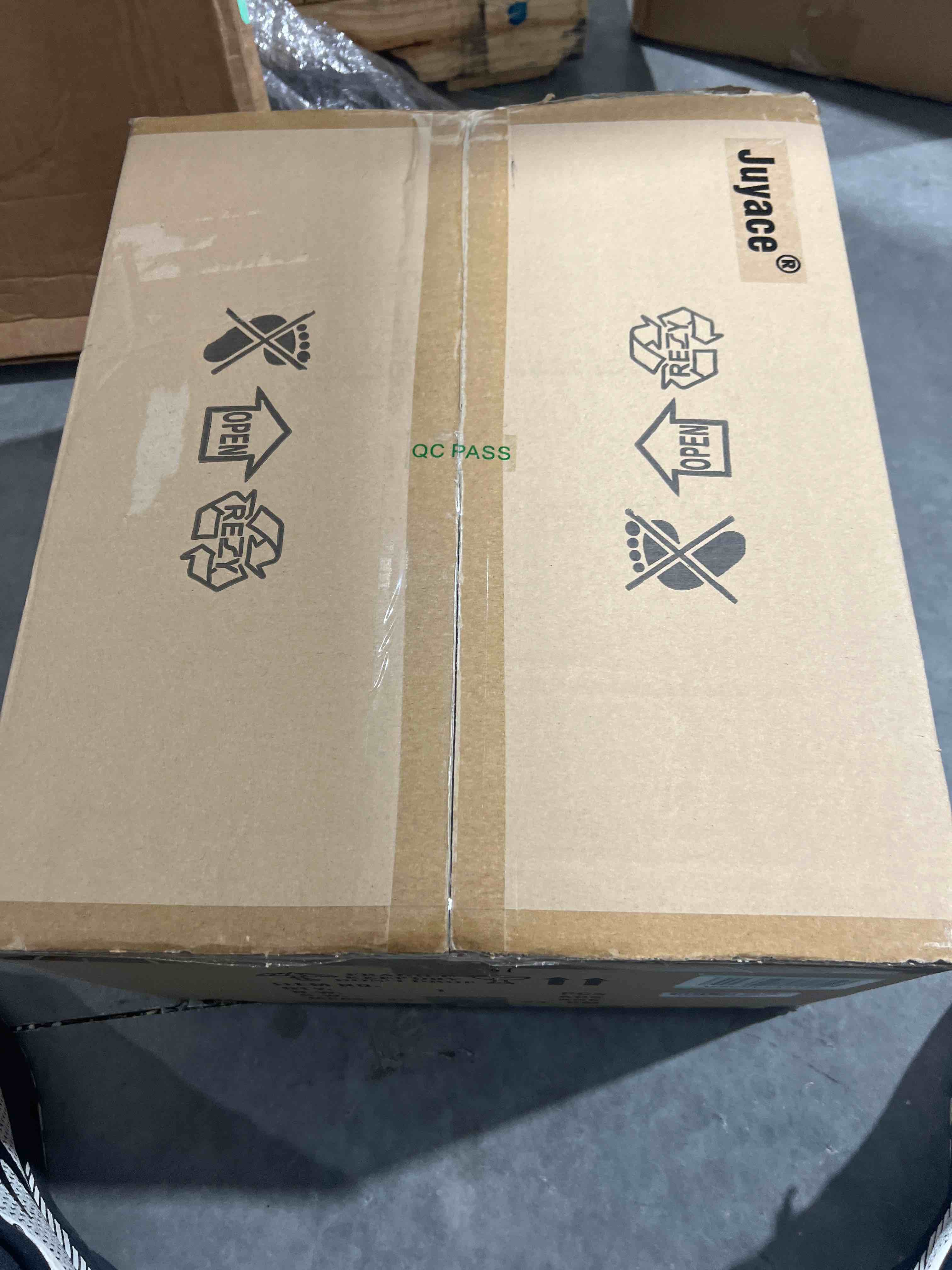https://s3.amazonaws.com/lotting-images-prod/bidfta/BLU5662025_1703981185200.jpeg