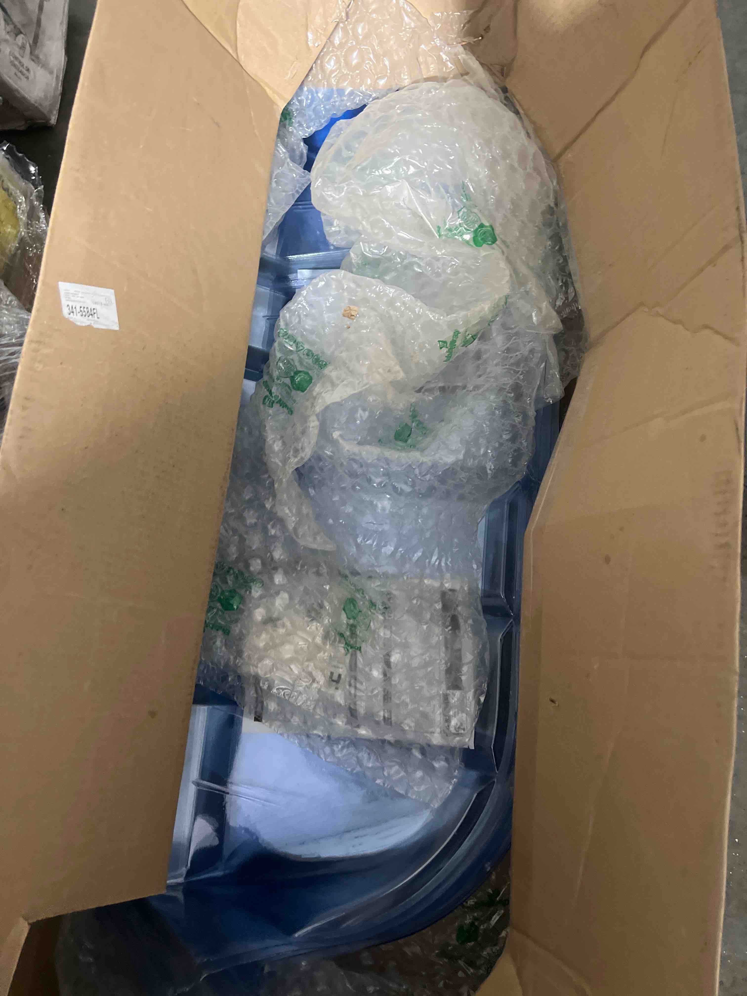 https://s3.amazonaws.com/lotting-images-prod/bidfta/BLU5662111_1704350939383.jpeg